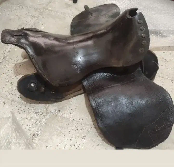 زین قدیمی اصل فروشی|اسب و تجهیزات اسبسواری|تیران, |دیوار