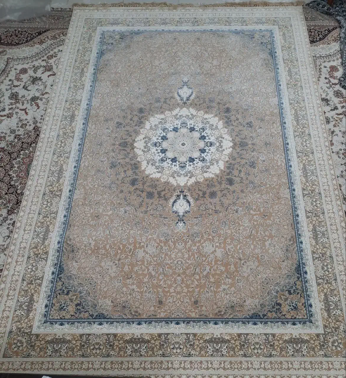 دو عدد فرش ۶متری رنگ فیلی نو تو پاکت|فرش|قم, پردیسان|دیوار