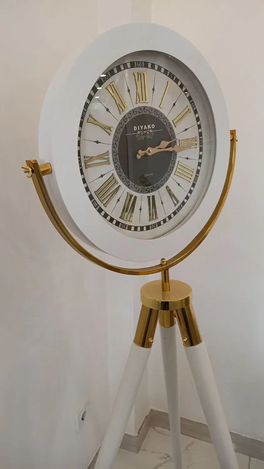 ساعت ایستاده|ساعت دیواری و تزئینی|پره‌سر, |دیوار