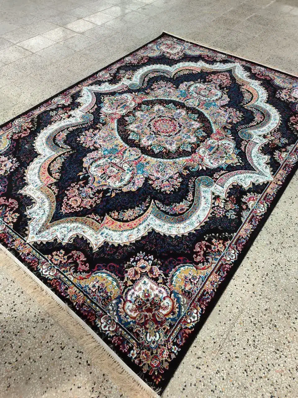 خرید فرش از تولید به مصرف|فرش|کاشان, راوند|دیوار