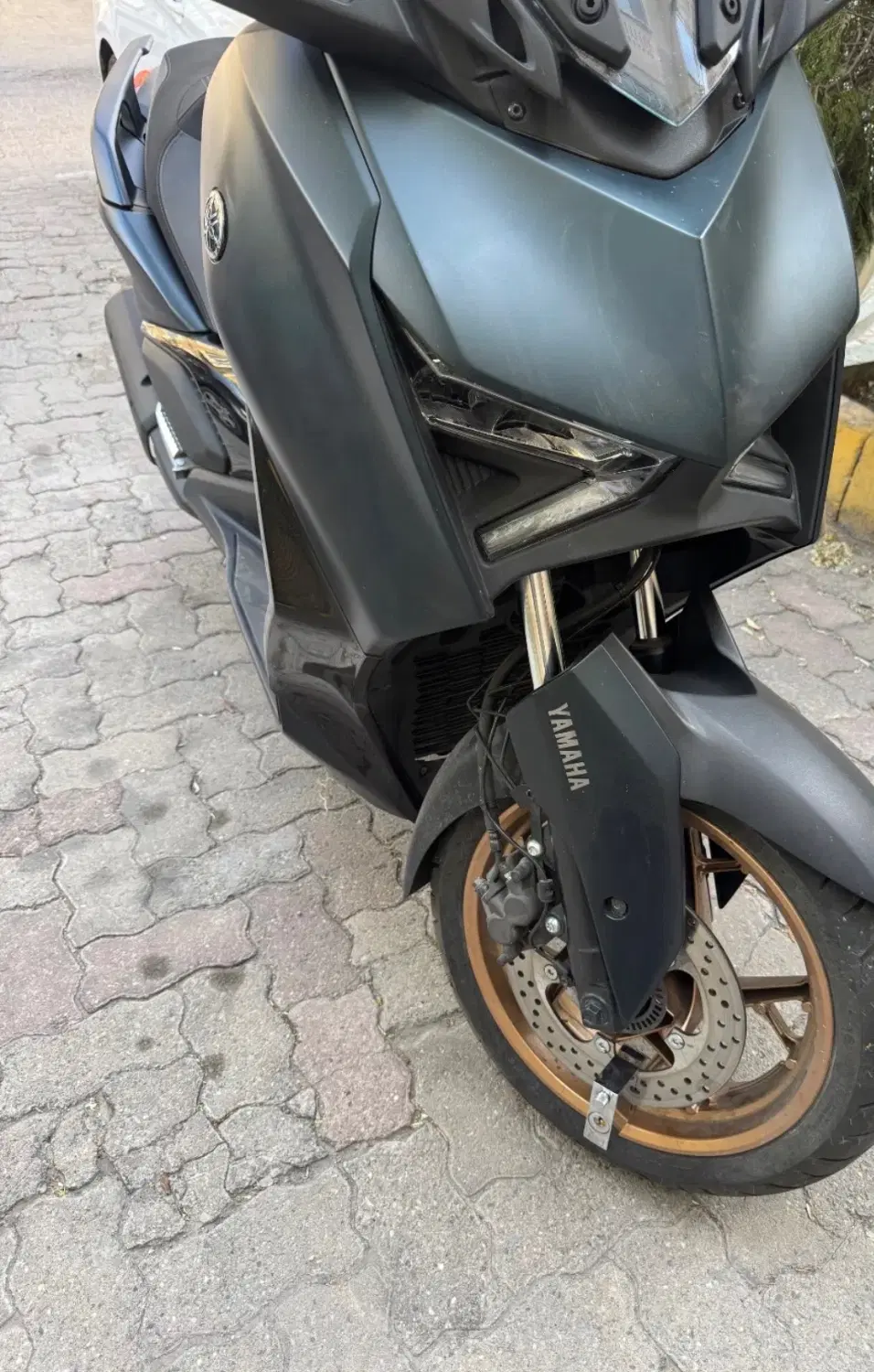xmax 1402|موتورسیکلت|اصفهان, برازنده|دیوار