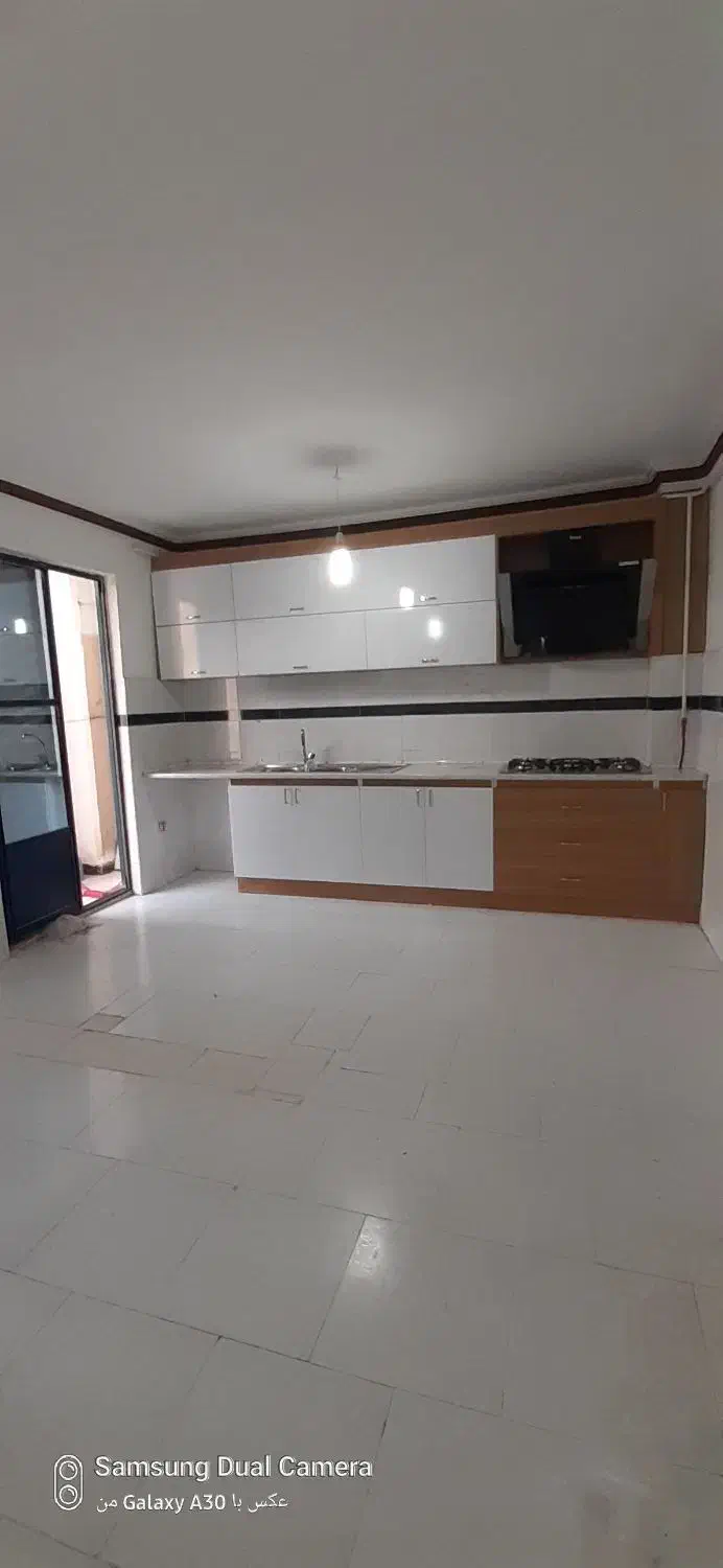 اپارتمان باآسانسور۱۰۰متررودباری میری ط۴ ۲۰۰ماهی۱۵|اجارهٔ آپارتمان|رشت, رودباری|دیوار