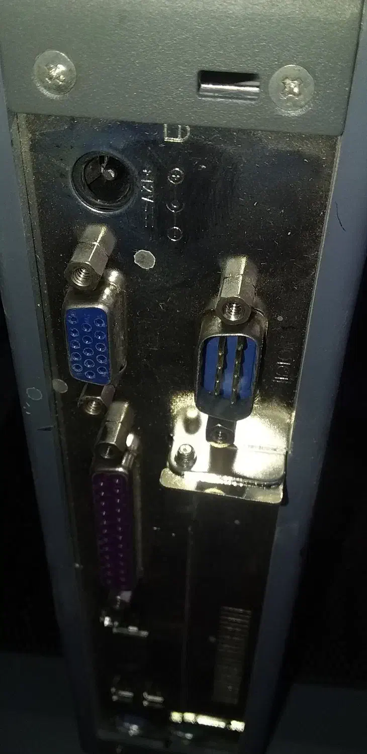 کیس کوچک    تین کلاینت|رایانه رومیزی|شهرکرد, |دیوار