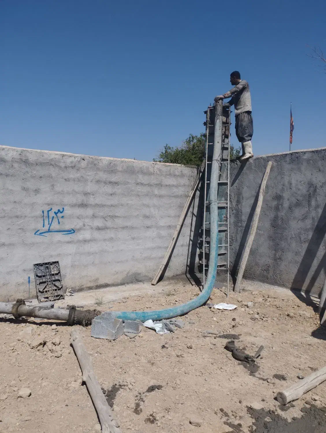 انتقال بتن با پمپ زمینی|خدمات پیشه و مهارت|خمینی‌شهر, |دیوار