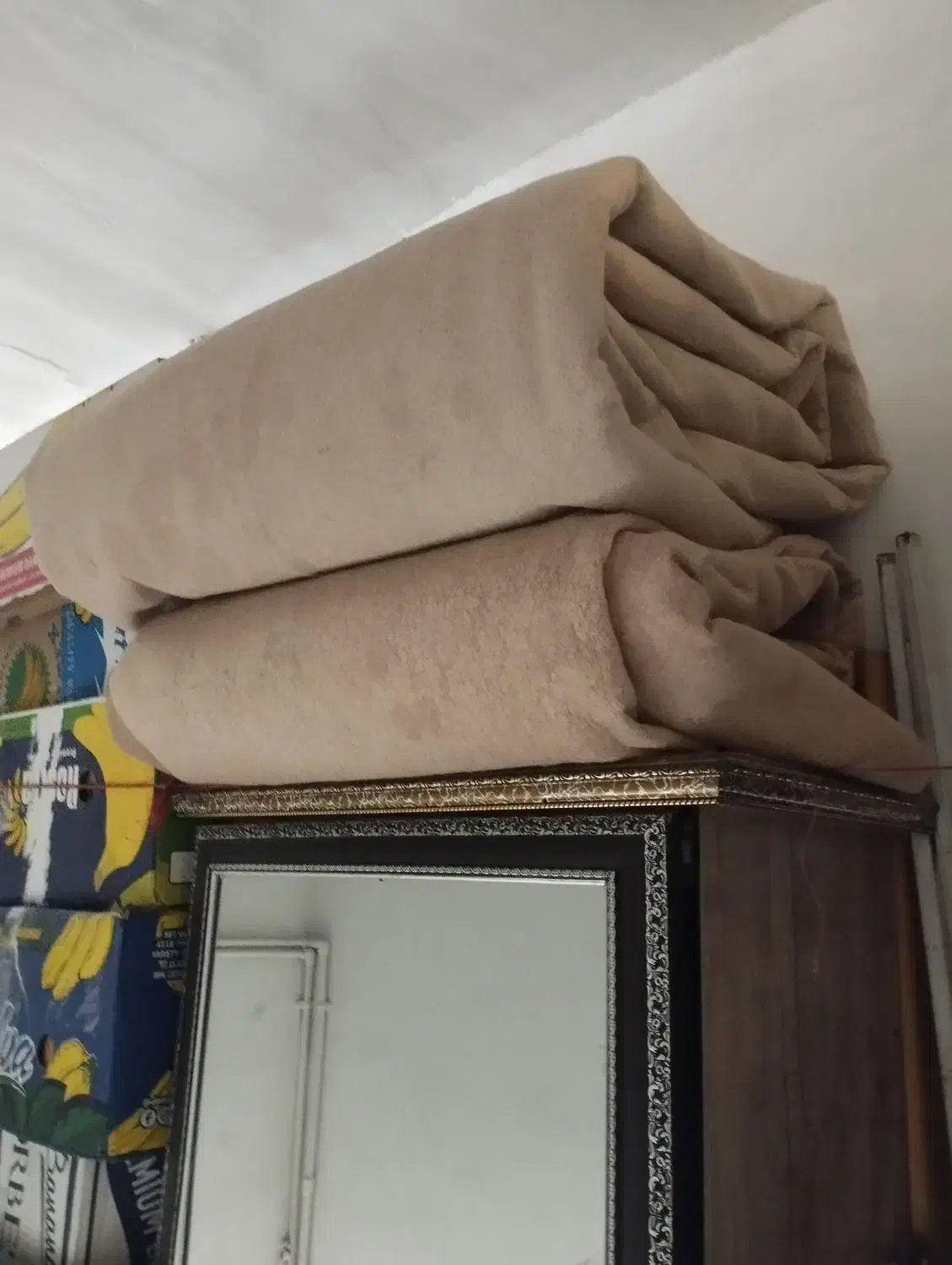 موکت ساده|موکت|رباط‌کریم, رباط‌کریم|دیوار