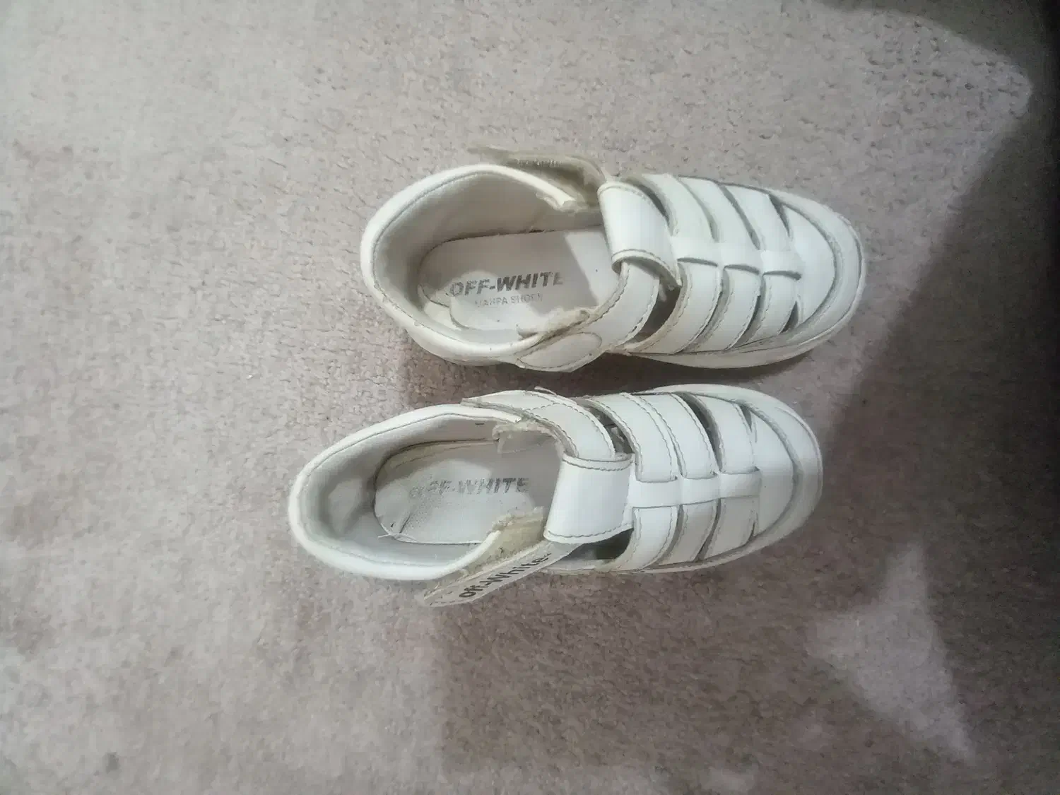 کفش|کیف، کفش، کمربند|رشت, استقامت ۲|دیوار