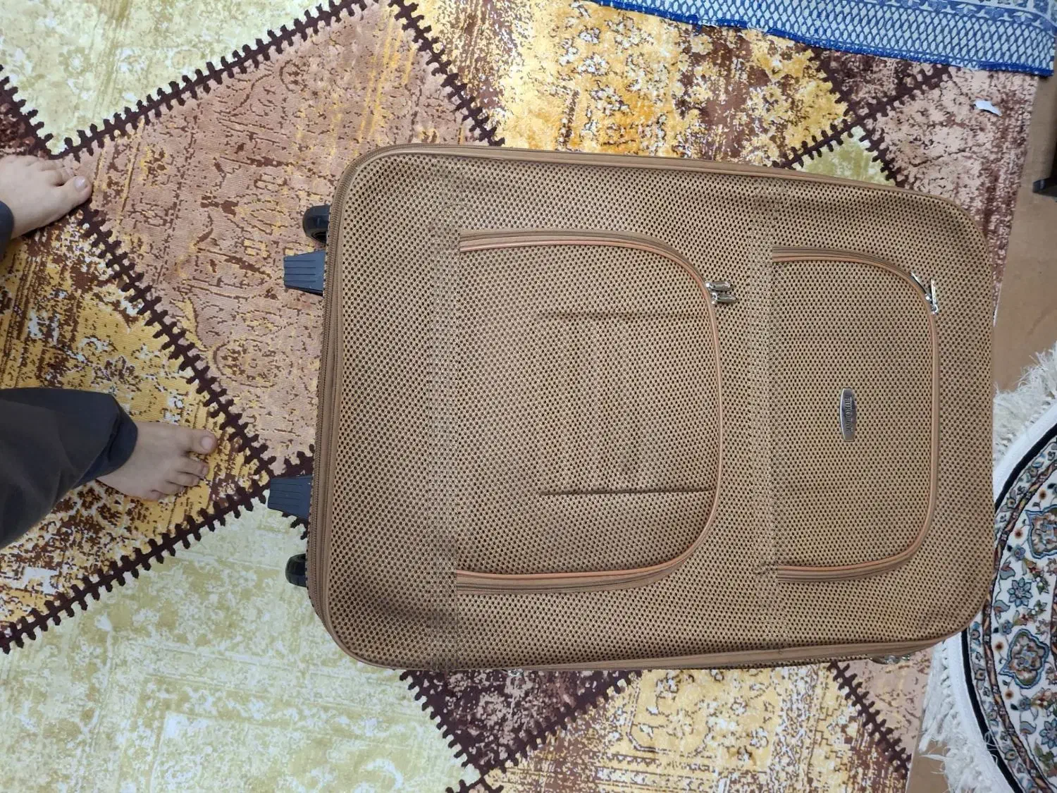 یک عدد چمدان بزرگ|کیف، کفش، کمربند|اردبیل, |دیوار