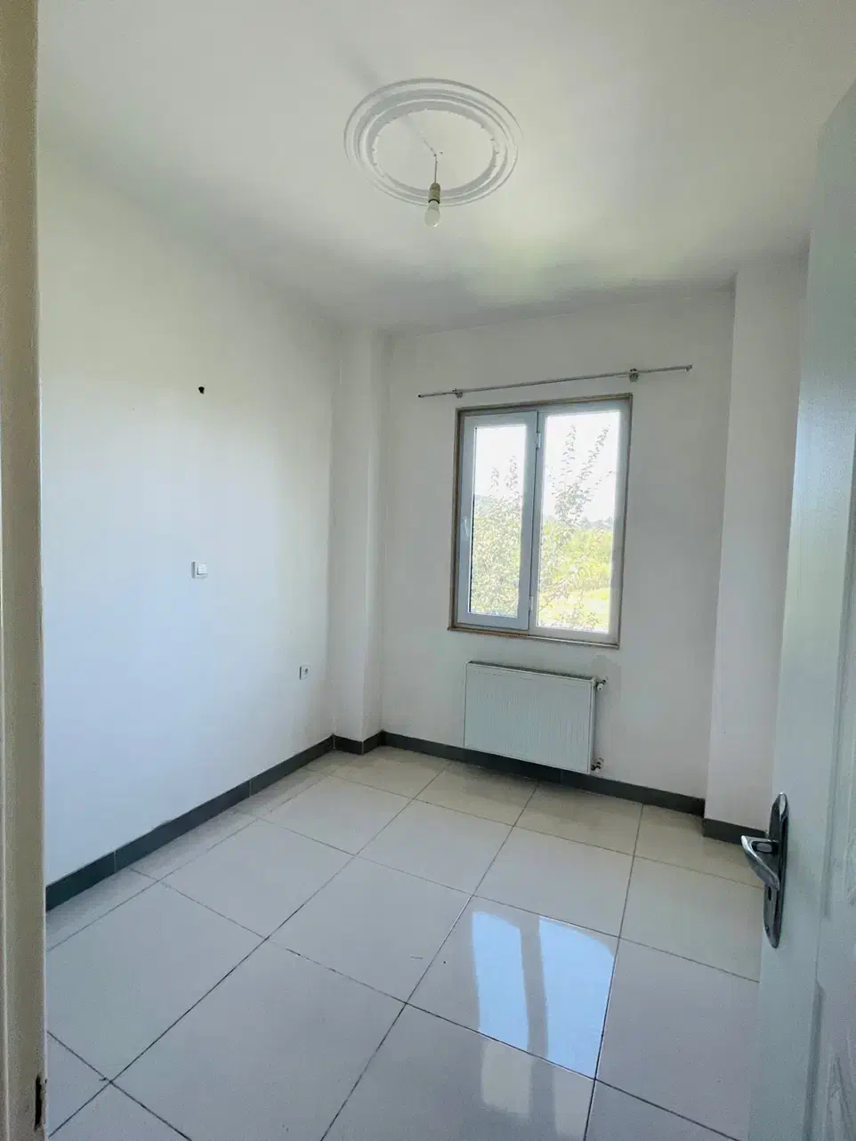 یک ویلا شیک فروش فوری|فروش خانه و ویلا|شفت, |دیوار