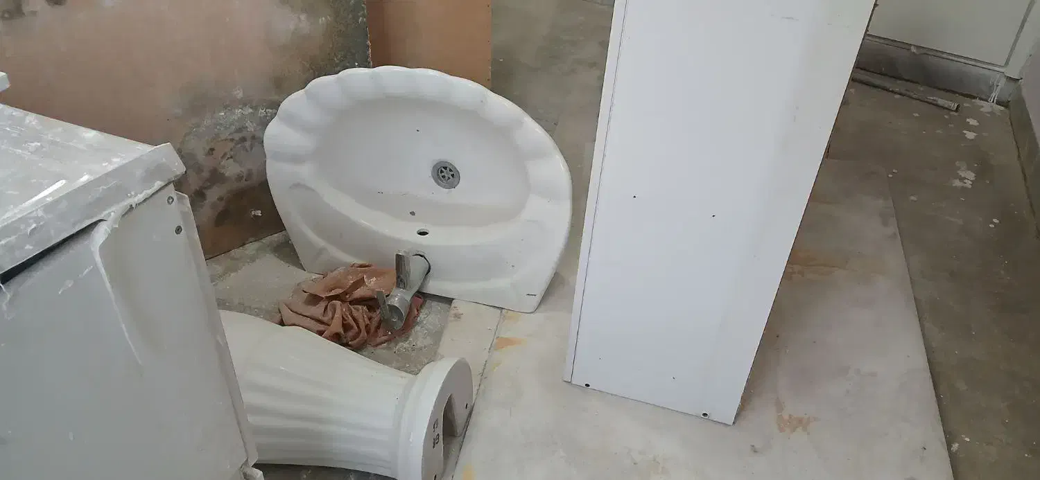 روشویی جنس خوب بااینه|لوازم سرویس بهداشتی|رشت, سعدی (تختی)|دیوار