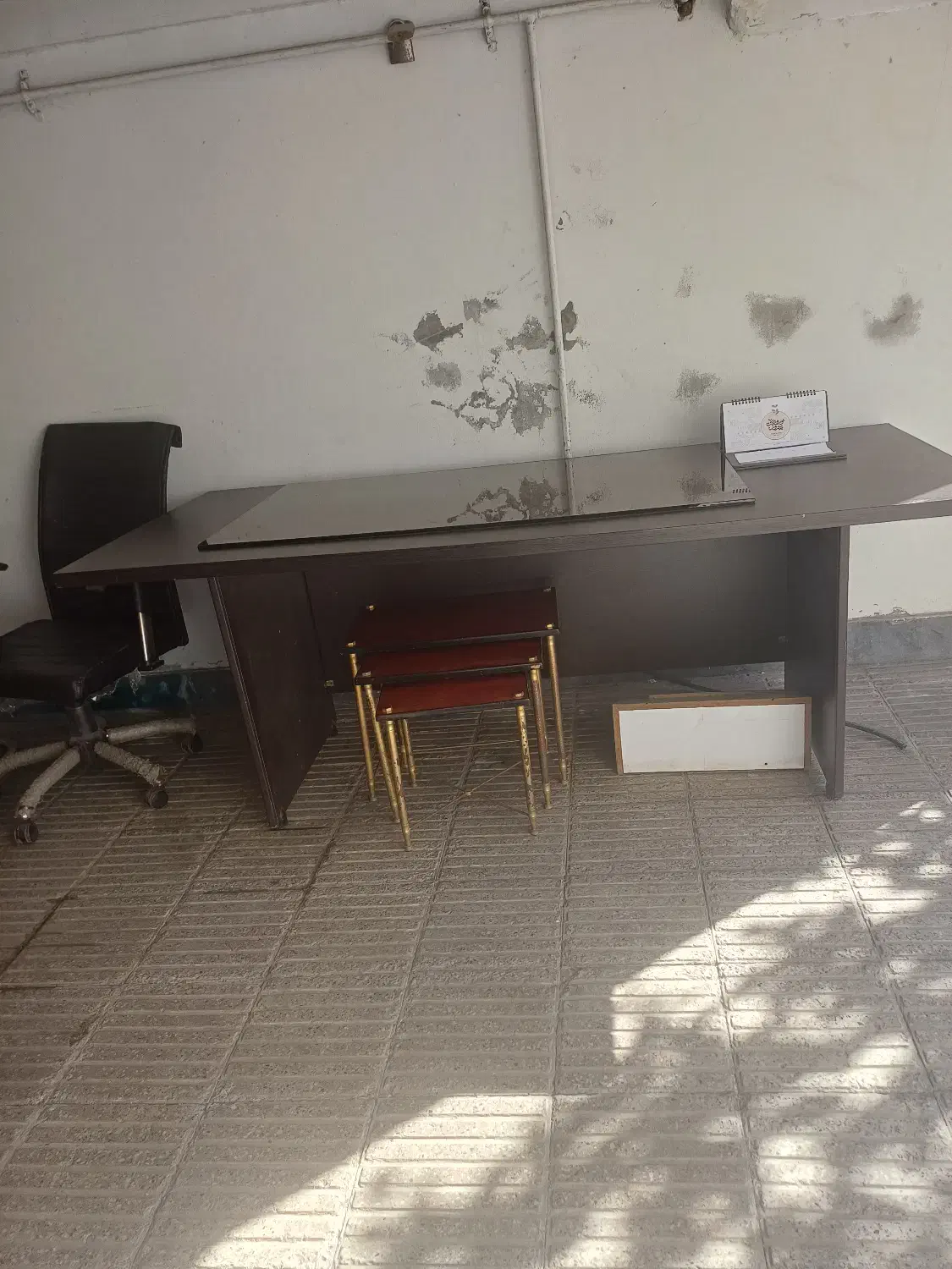 فروش میزمدیریتی به همراه ۲ صندلی اداری|مبلمان اداری|آمل, |دیوار