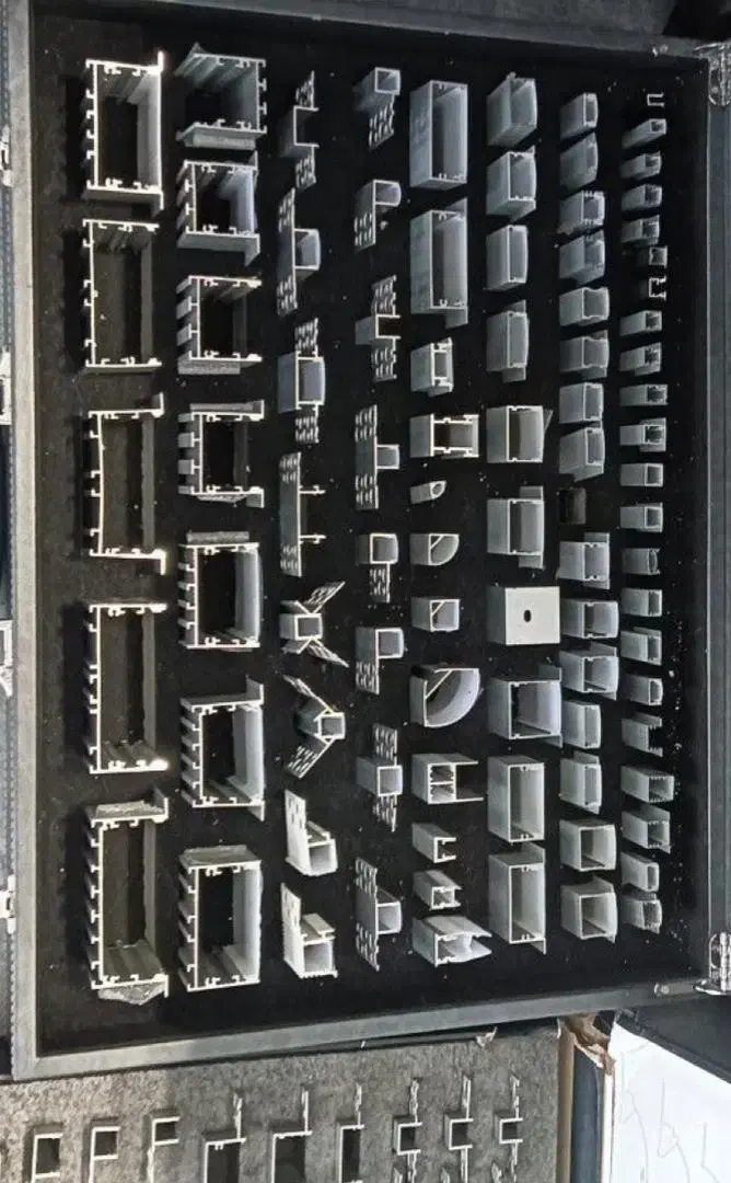 تولید و توزیع انواع لاین نوری|مصالح و تجهیزات ساختمان|کرمان, |دیوار