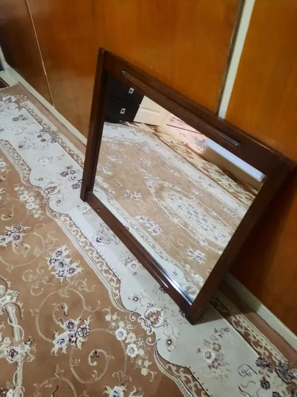 آینه سالم و حاشیه چوب|آینه|اسلامشهر, شهرک مفیدی|دیوار