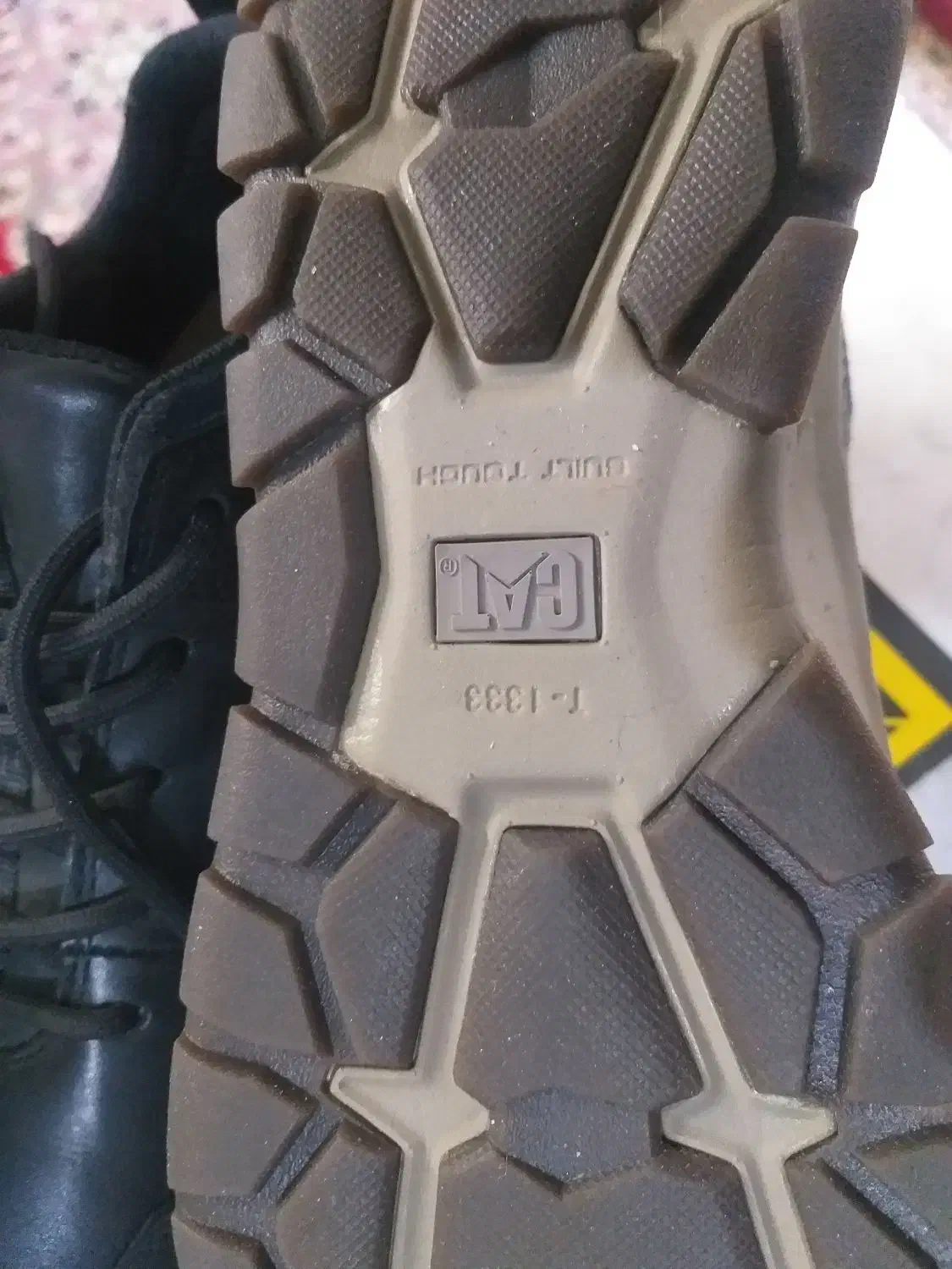 سلام دورود یه عدد کفش اسپرت خارجی اصل|کیف، کفش، کمربند|قم, سراجه (۱۵ خرداد)|دیوار