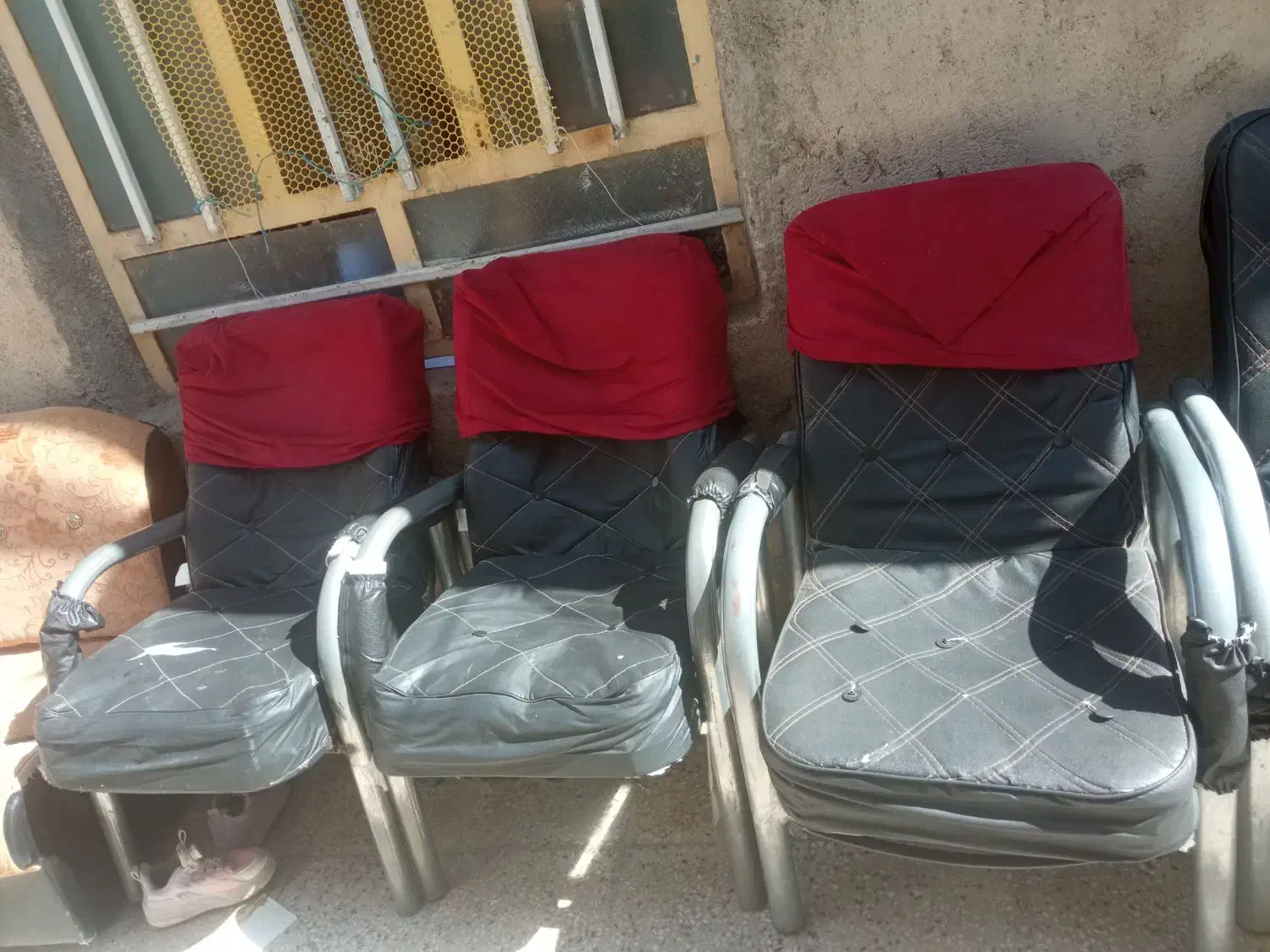 صندلی مغازه ای چرام|صندلی و نیمکت|چرام, |دیوار