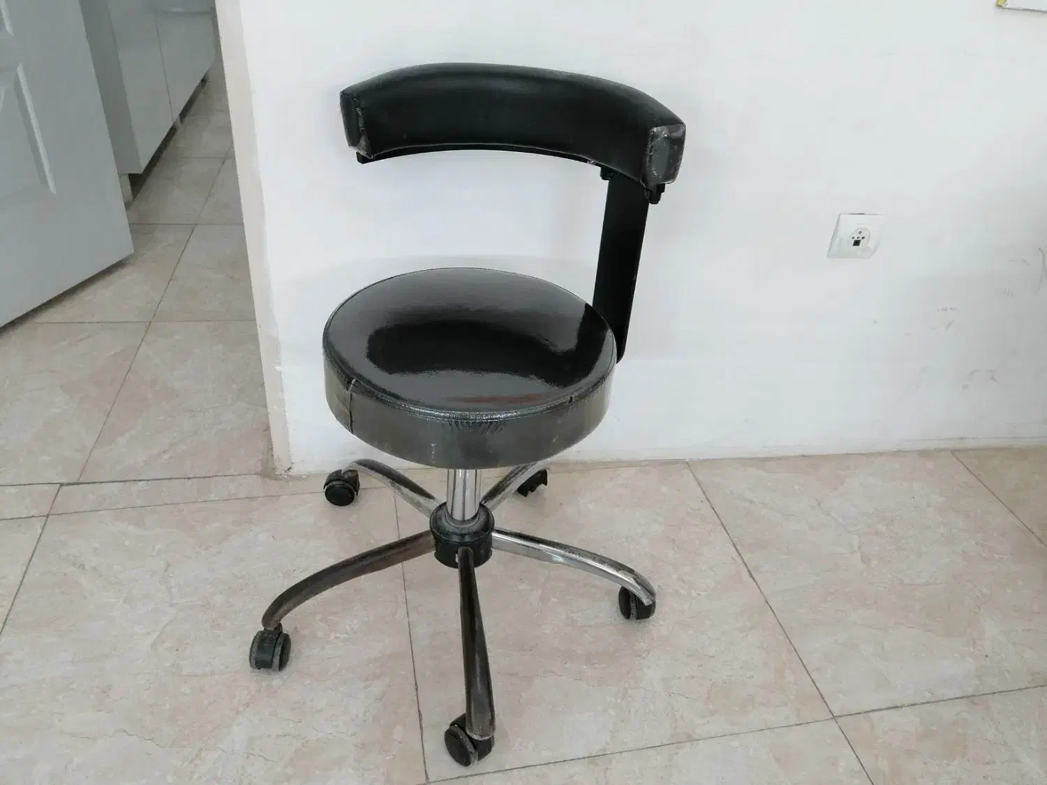 وسیله ارایشگاه|آرایشگاه و سالن‌های زیبایی|قائم‌شهر, |دیوار