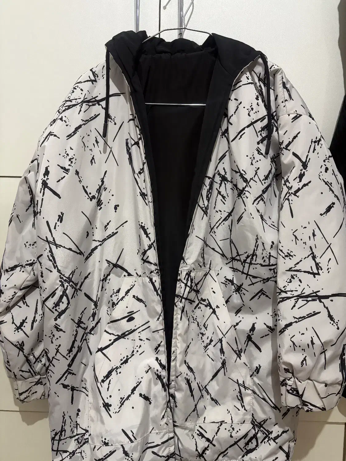 بارونی|لباس|پرند, فاز ۶|دیوار