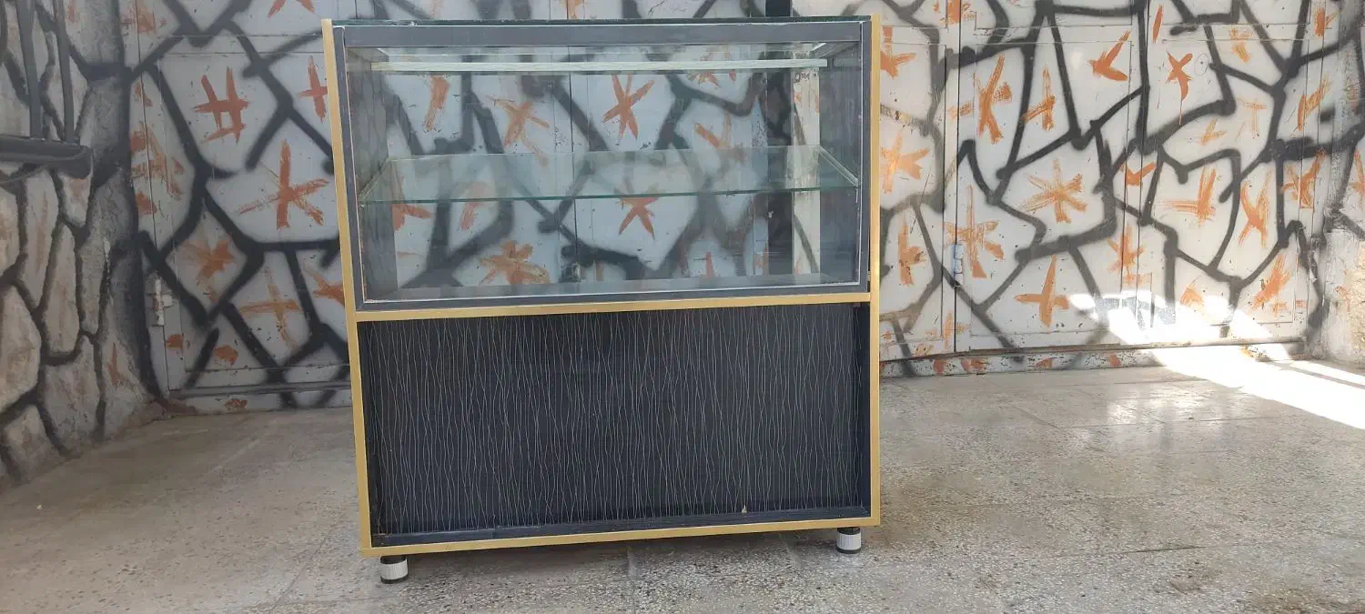 ویترین دوطبقه شیشه|بوفه، ویترین، کنسول|دهدشت, |دیوار