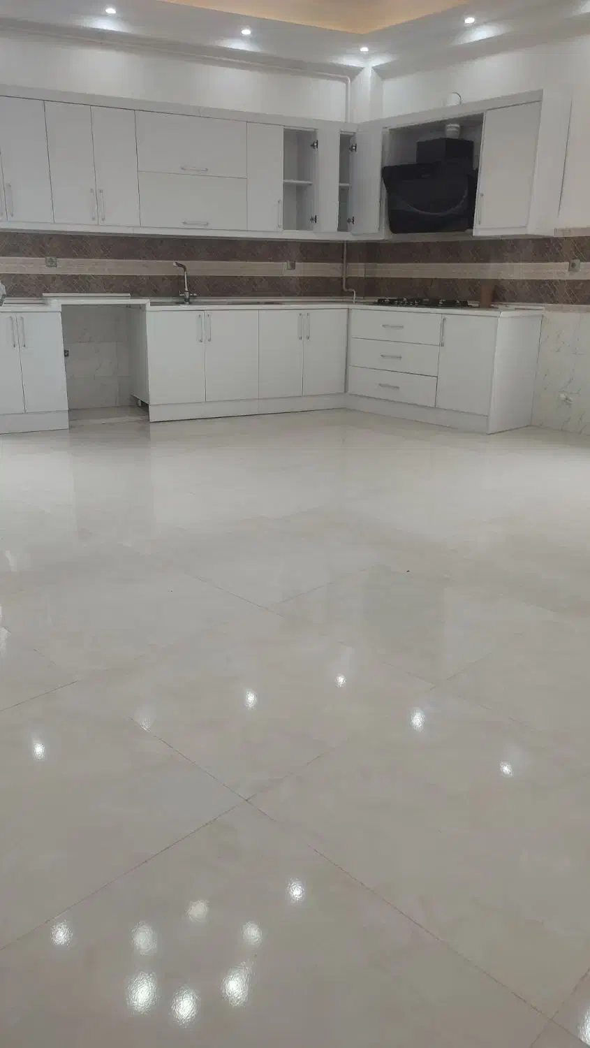 رهن واجاره مغازه وملک تجاری بر اصلی جاده کیاشهر|اجارهٔ مغازه و غرفه|کیاشهر, |دیوار