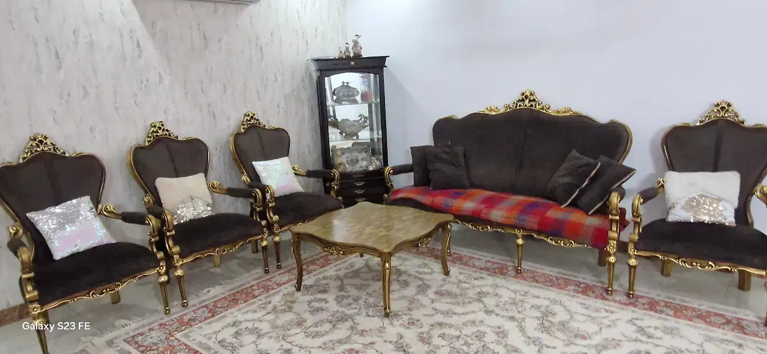 مبل  کلاسیک چوب راش فرانسه|مبلمان خانگی و میز عسلی|باقرشهر, |دیوار