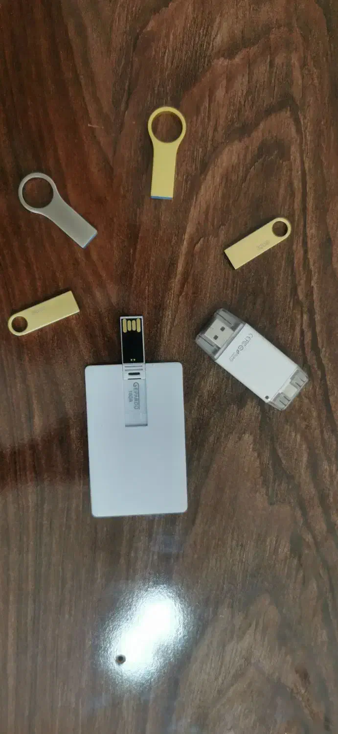 فلش 32گیگ|لوازم جانبی موبایل و تبلت|فولادشهر, مسکن مهر فولادشهر|دیوار