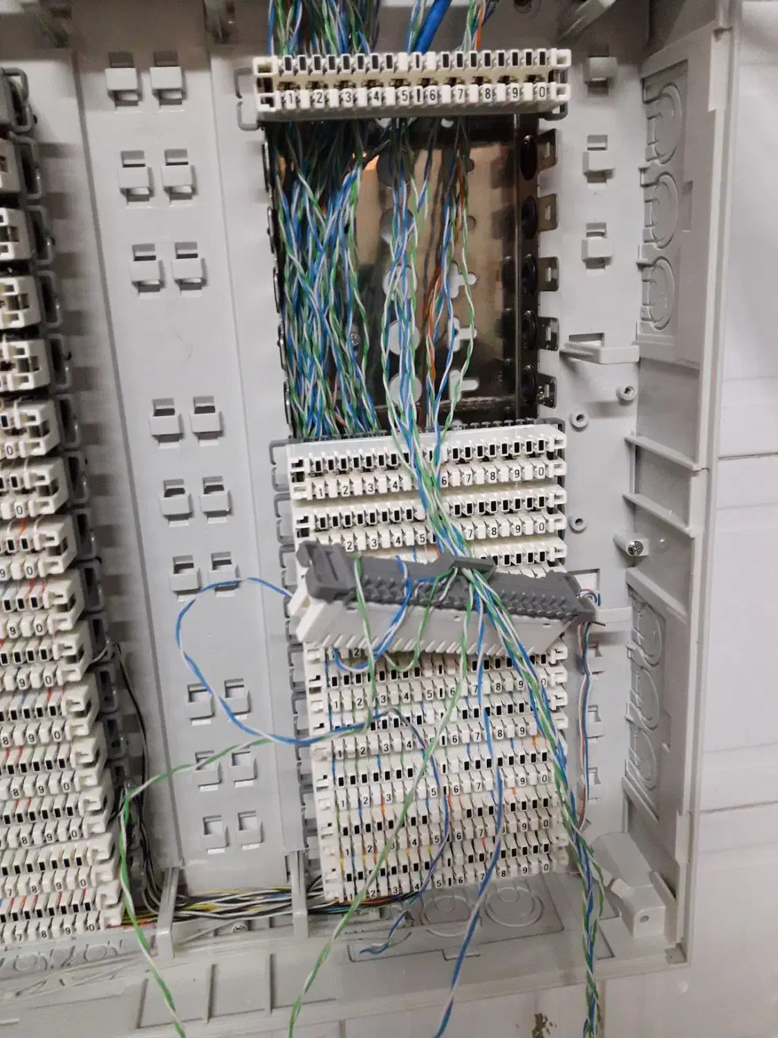 نصب و تعمیرات سانترال پاناسونیک|تلفن رومیزی|اندیشه, اندیشه فاز ۴|دیوار