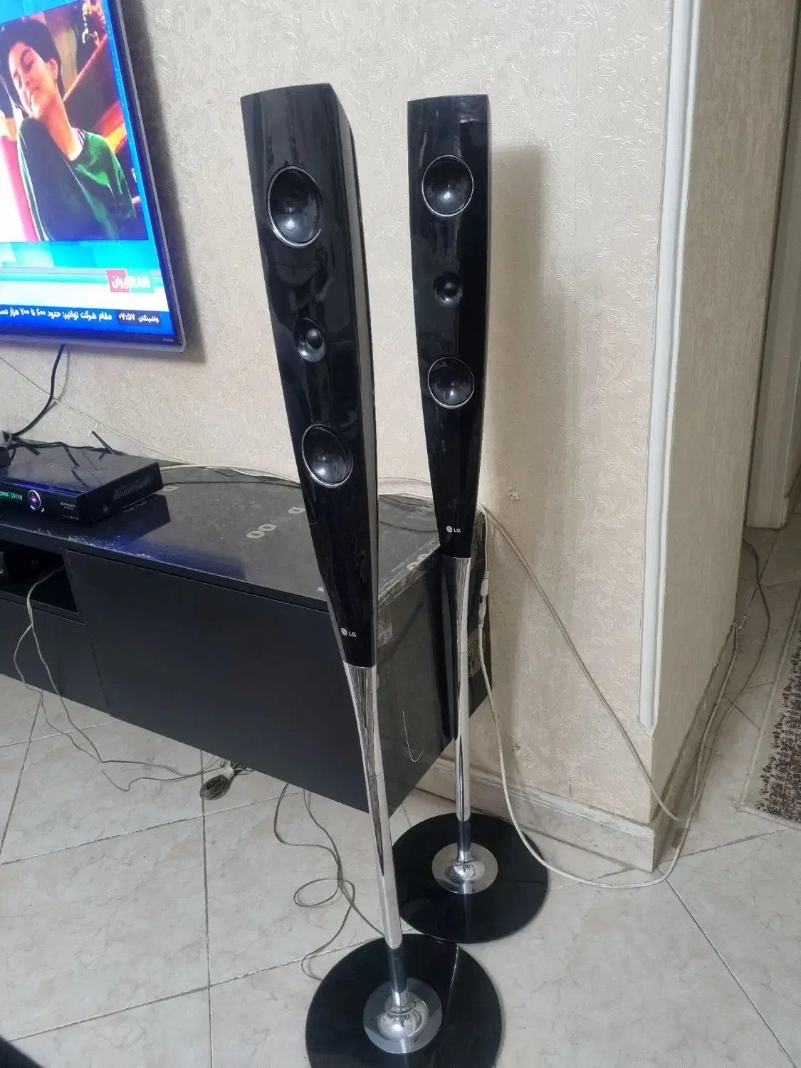 دی ویدی با ۴ تا باند هاش برند ال جی اصل|پخش‌کننده DVD و ویدیو|تهران, یاخجی آباد|دیوار