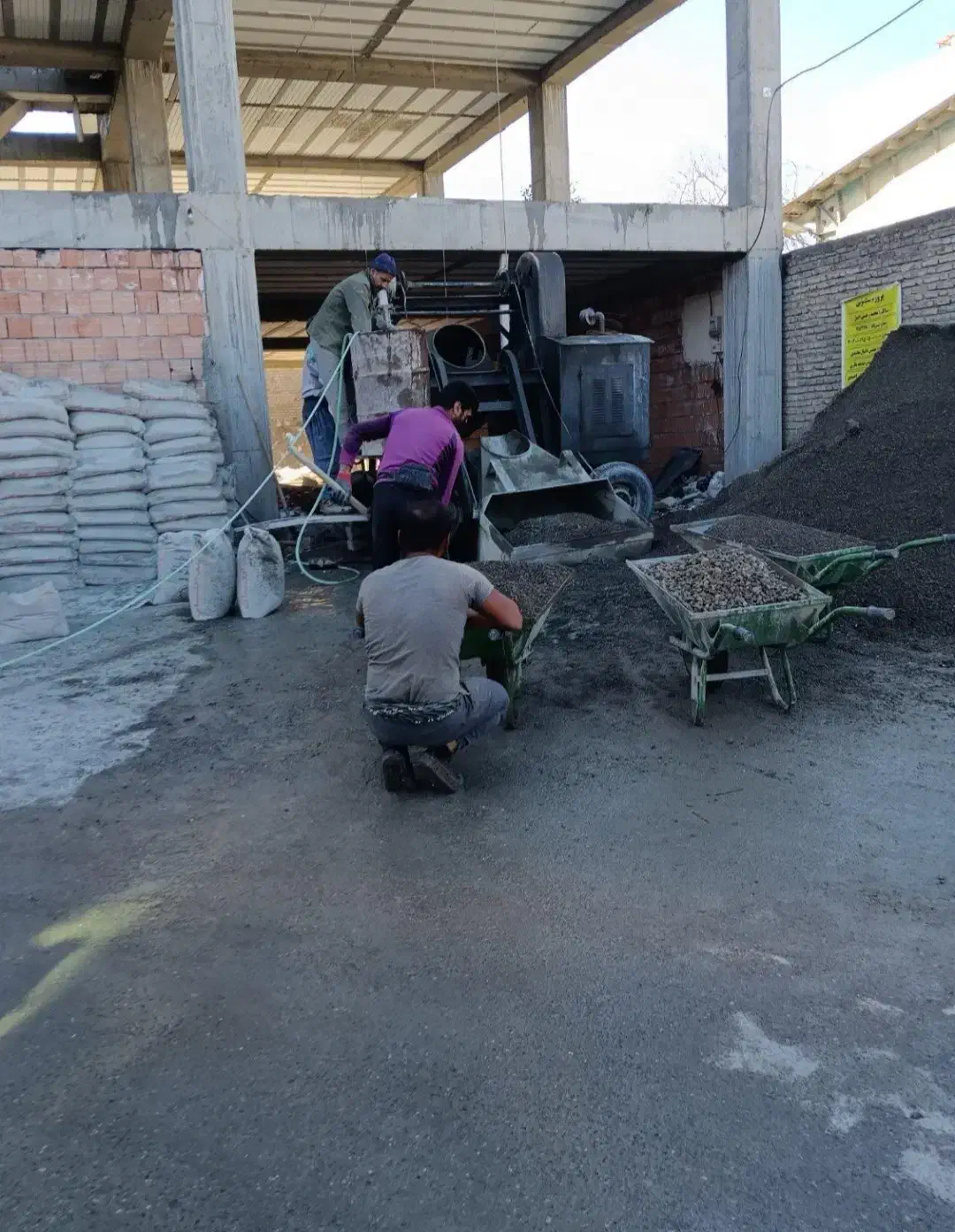 بتن ریزی با خلاطه و سیقل|خدمات پیشه و مهارت|لوشان, |دیوار