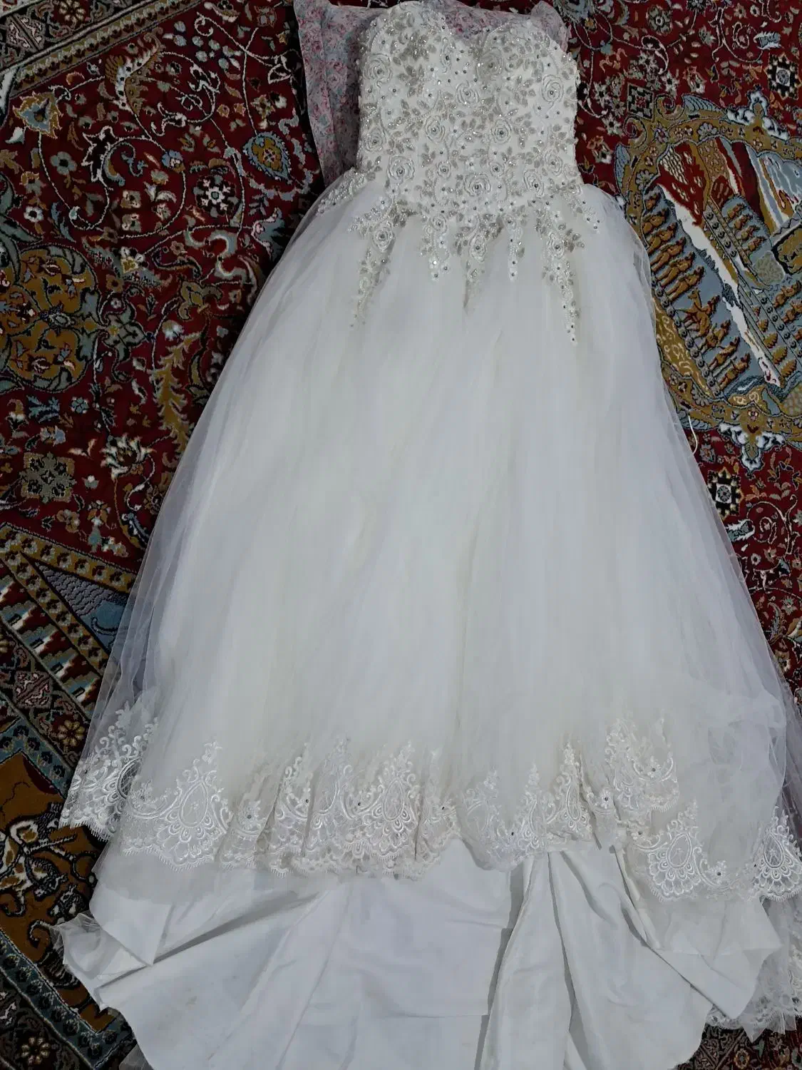 لباس عروس در حد نو|لباس|میانه, |دیوار