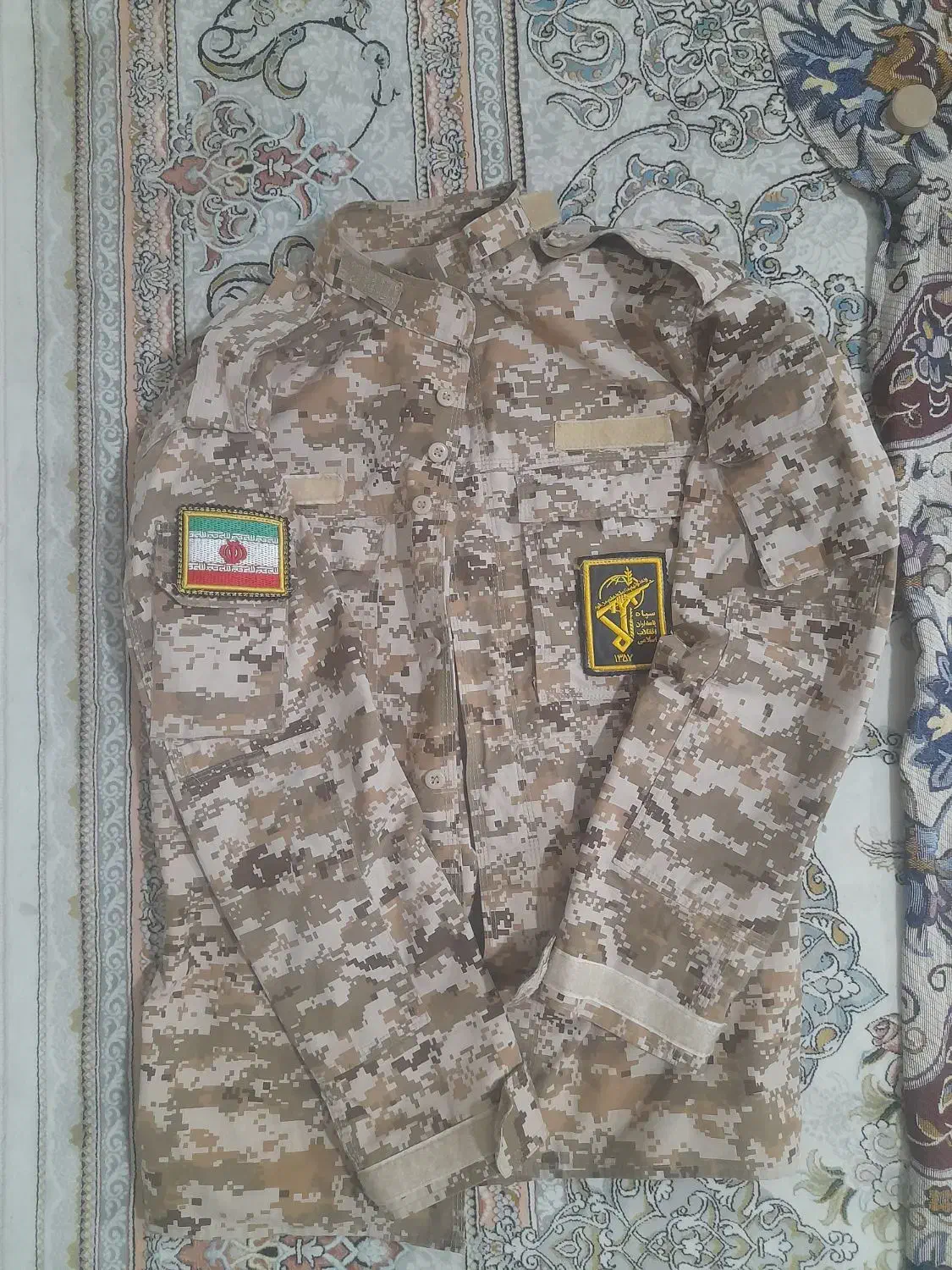 لباس نظامی خاکی|لباس|نیشابور, ناسیونال|دیوار