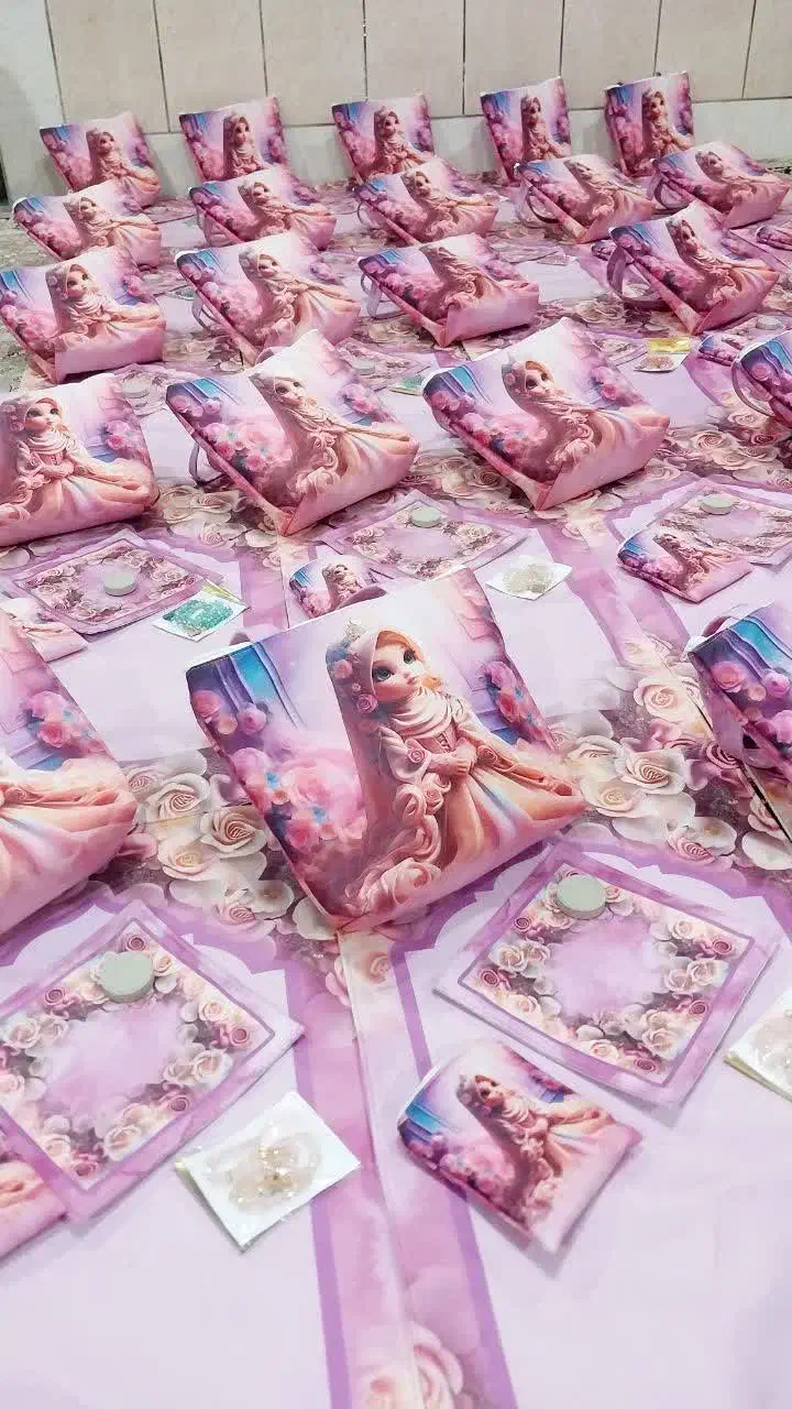 ست عبادت|لباس|عجب شیر, |دیوار