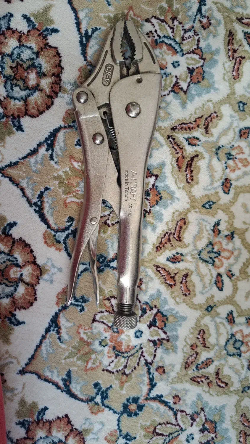 انبر قفلی|ابزارآلات|قائن, |دیوار