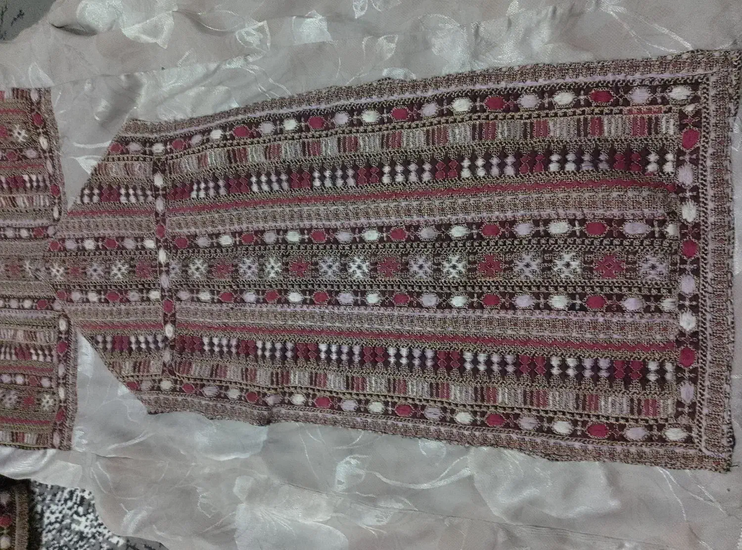 زی استین|لباس|کورین, |دیوار