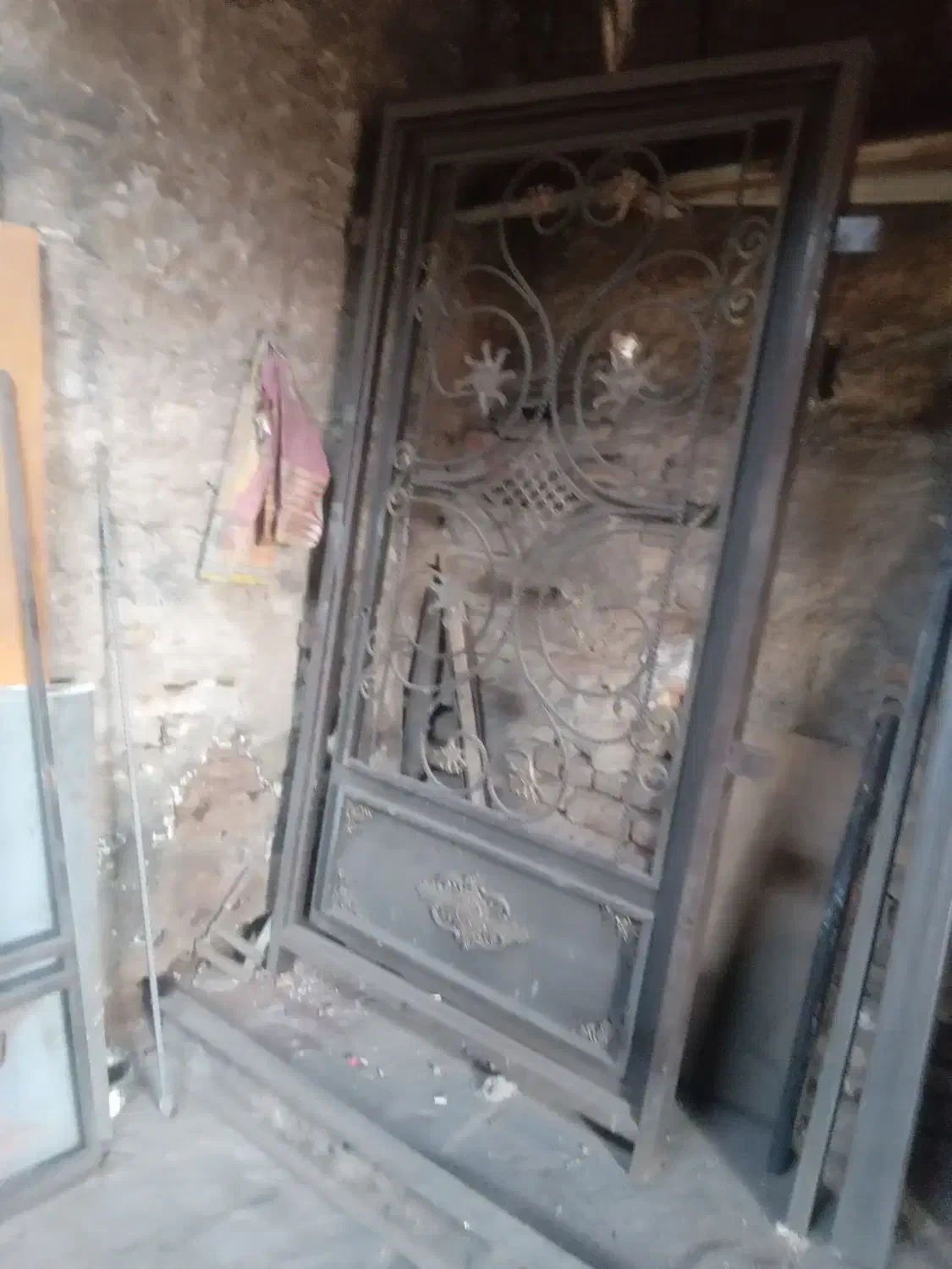 سلام یک عدد درب فلزی فرفوژه دراندازی ارتفاع ۲۳۰دک|مصالح و تجهیزات ساختمان|خاوران, |دیوار