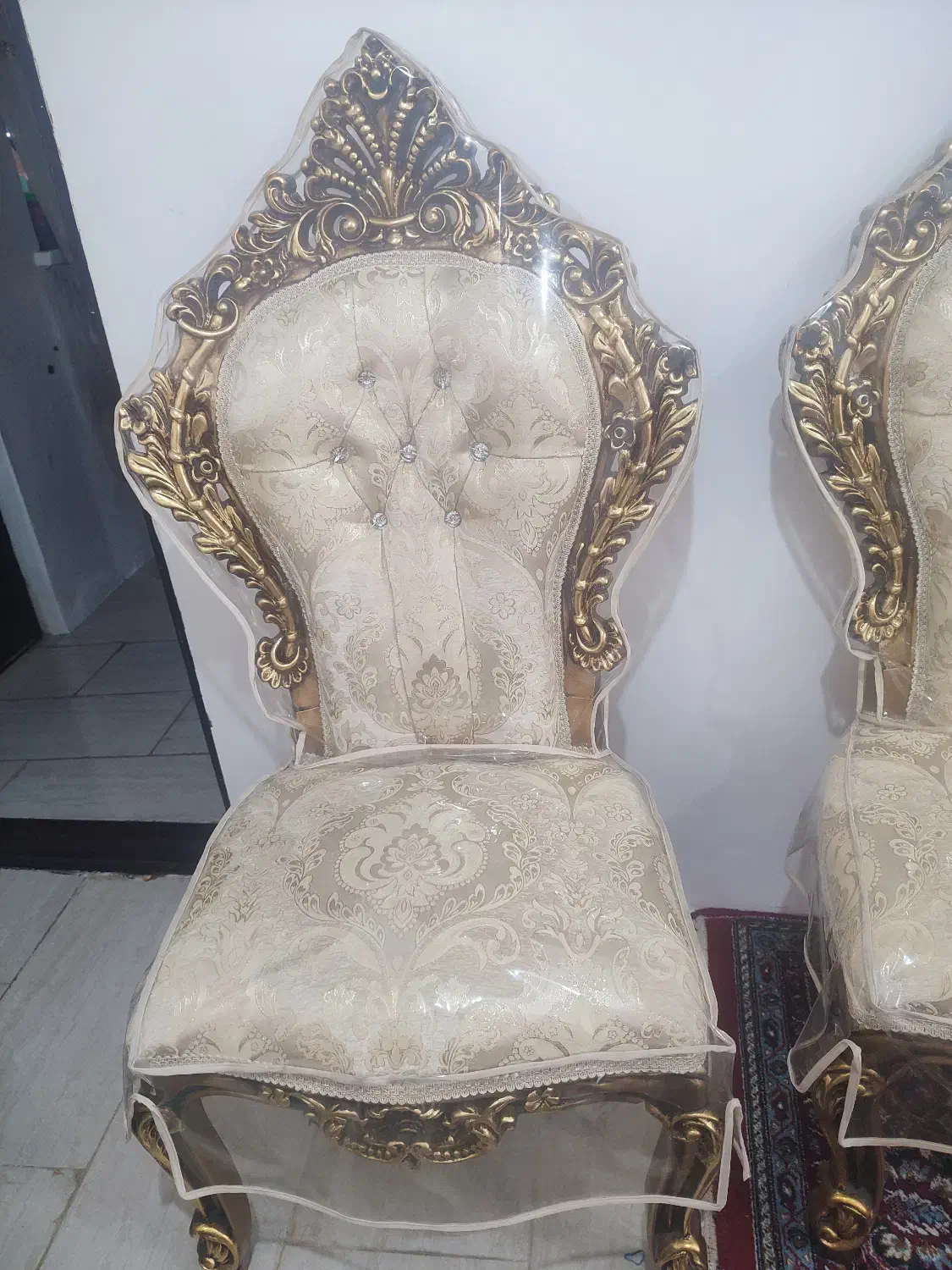 مبل استیل 9نفره همراه باسه عدد جلو مبلی|مبلمان خانگی و میز عسلی|رشت, نخودچر|دیوار