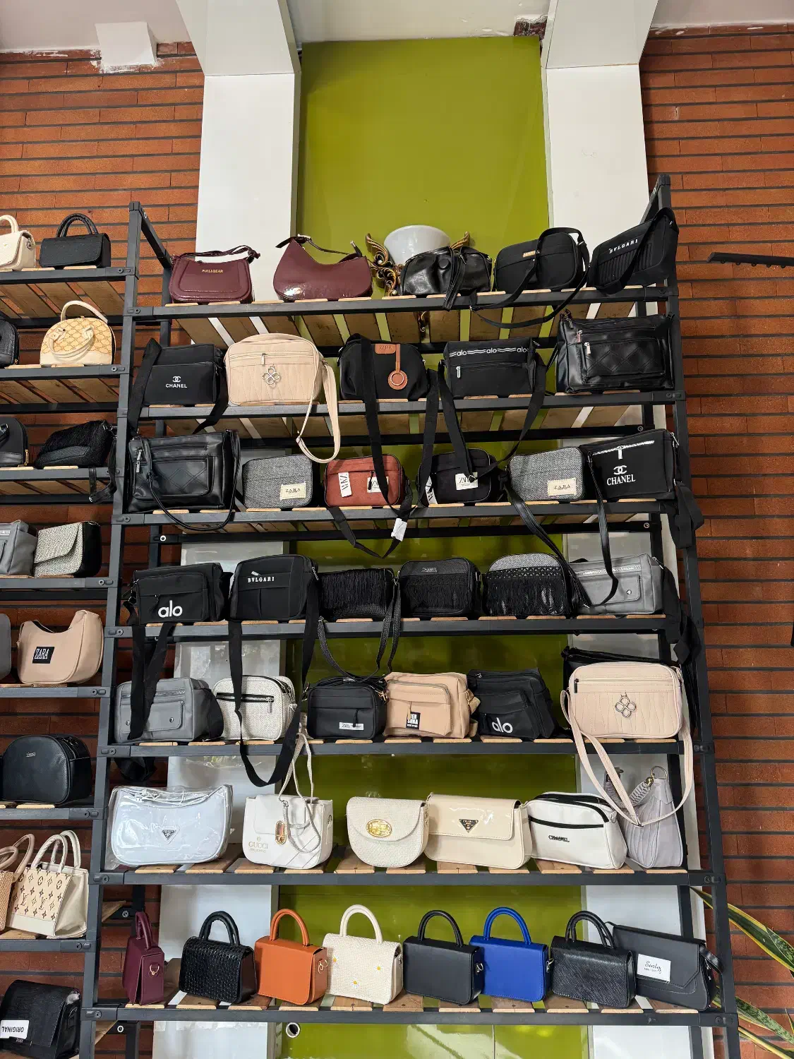 کیف ۱۹۹|کیف، کفش، کمربند|قم, باجک دو|دیوار