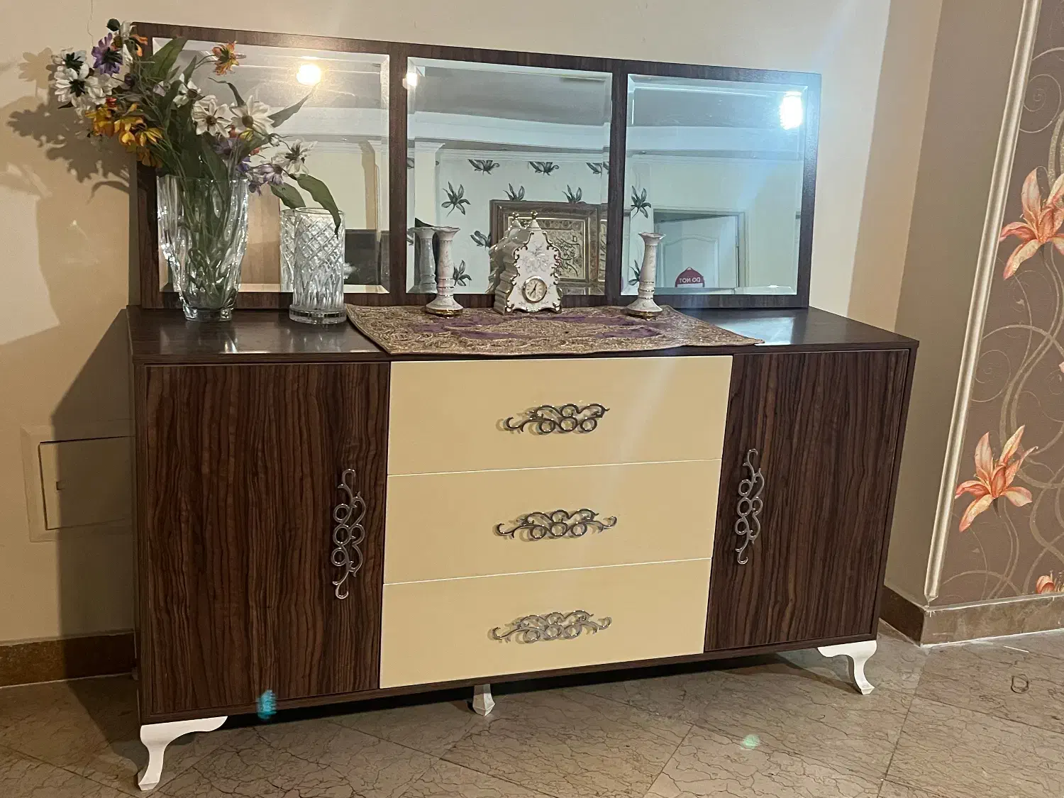 فروش سه تکه اینه کنسول زیر تی وی و بوفه|بوفه، ویترین، کنسول|تهران, باغ فیض|دیوار