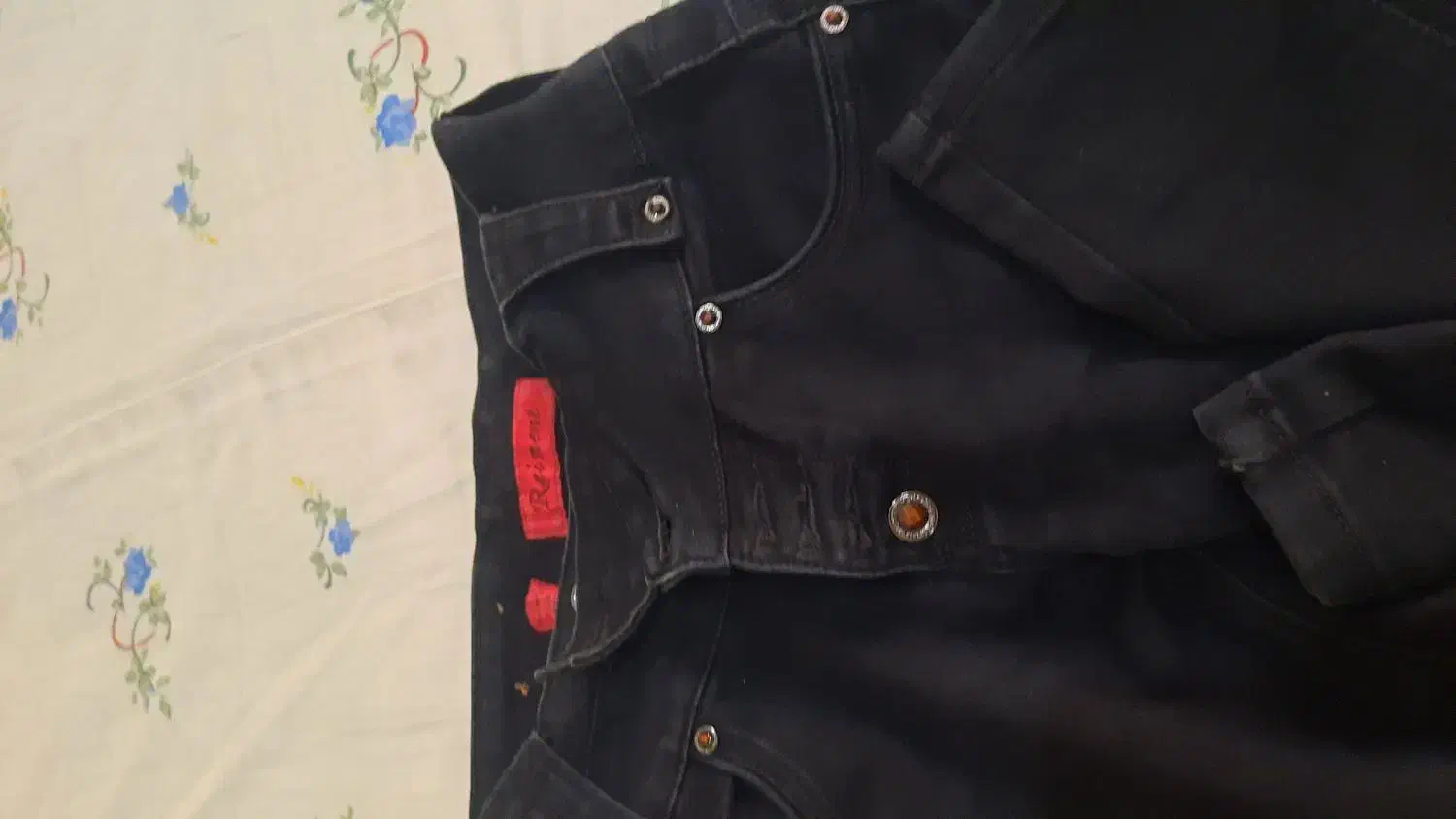 شلوار جین مشکی تمیز|لباس|رشت, باهنر|دیوار