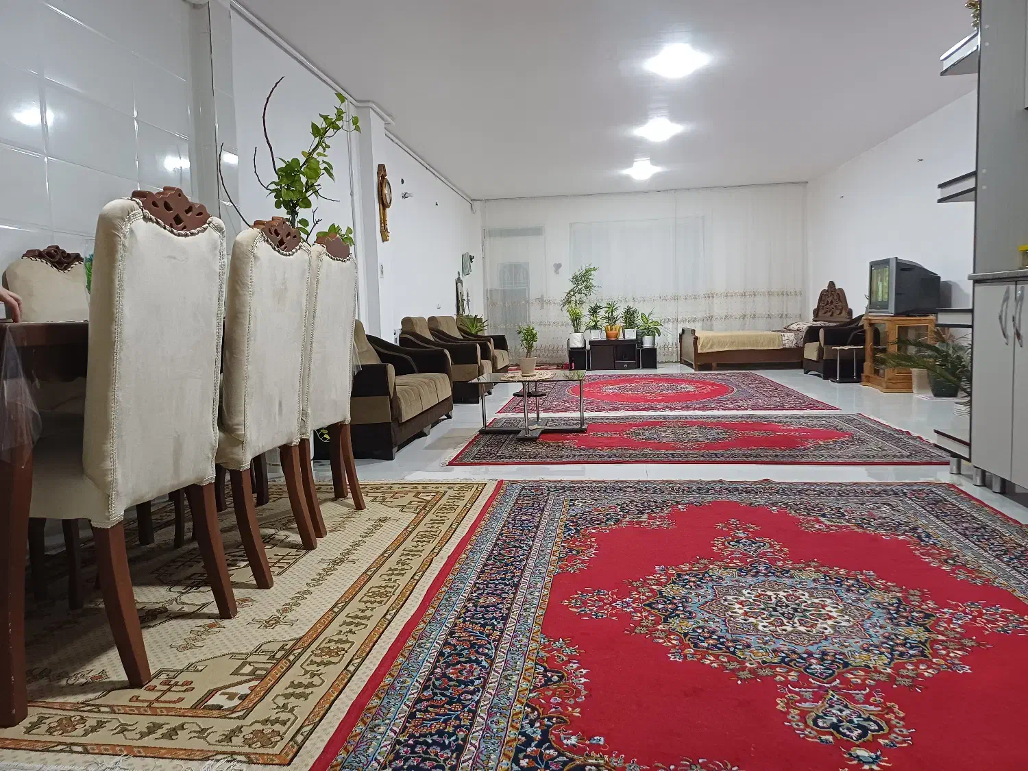 اجاره سویت روزانه و شبانه|اجارهٔ کوتاه‌مدت آپارتمان و سوئیت|بروجرد, |دیوار