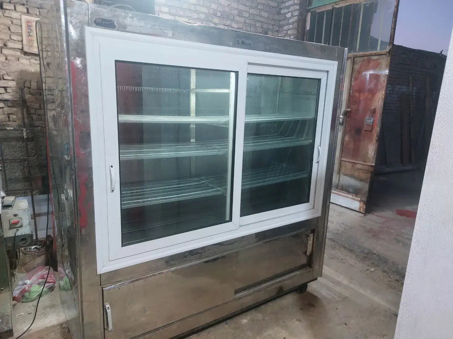 یخچال کبابی|فروشگاه و مغازه|اصفهان, کلمه خوران|دیوار