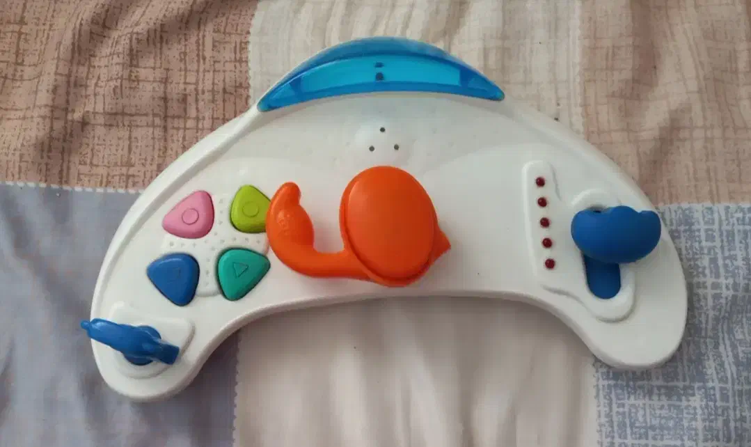 روروئک دلیجان مدل یوفو|کالسکه و لوازم جانبی|صدرا-فارس, فاز ۱|دیوار