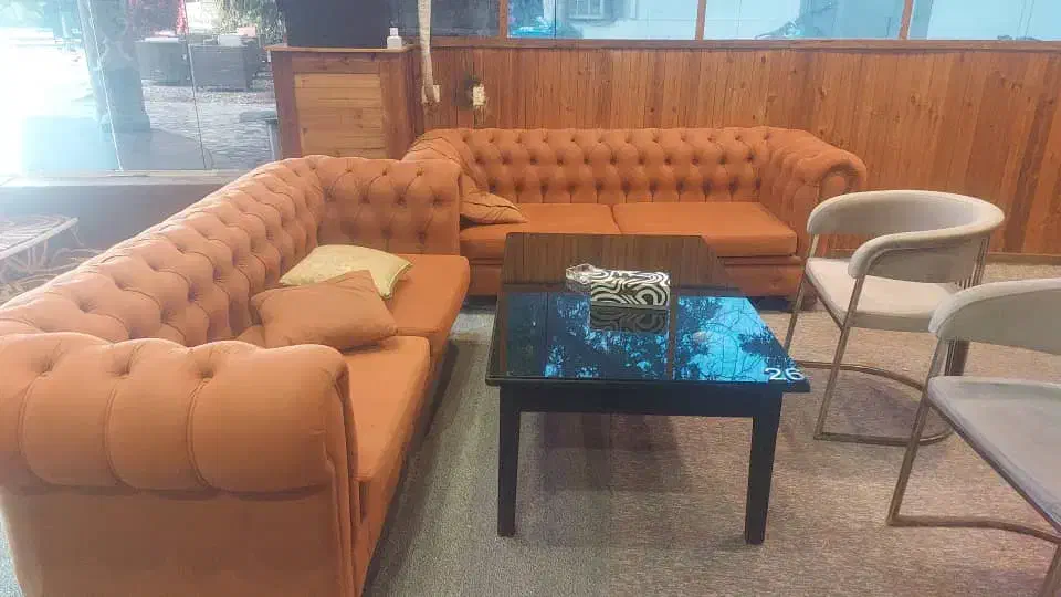 مبل چستر|مبلمان خانگی و میز عسلی|کیش, |دیوار