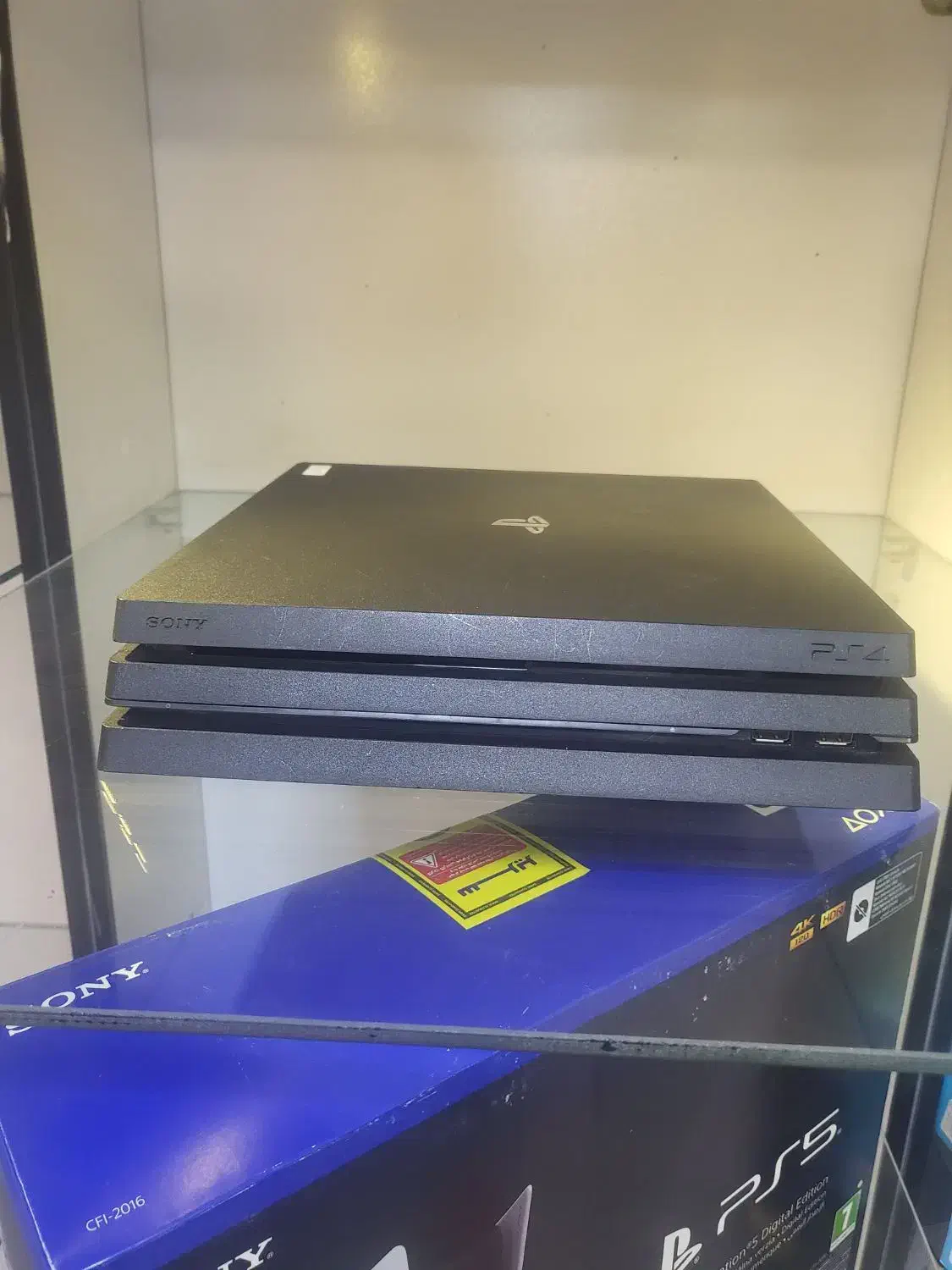 ps4 pro 1Tb پی اس فور پرو یک ترا از دم قسط|کنسول، بازی ویدئویی و آنلاین|کرمان, |دیوار