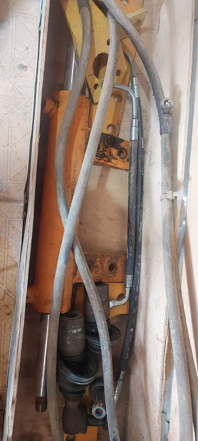 اکسل رومانی|خودرو سنگین|آبپخش, |دیوار