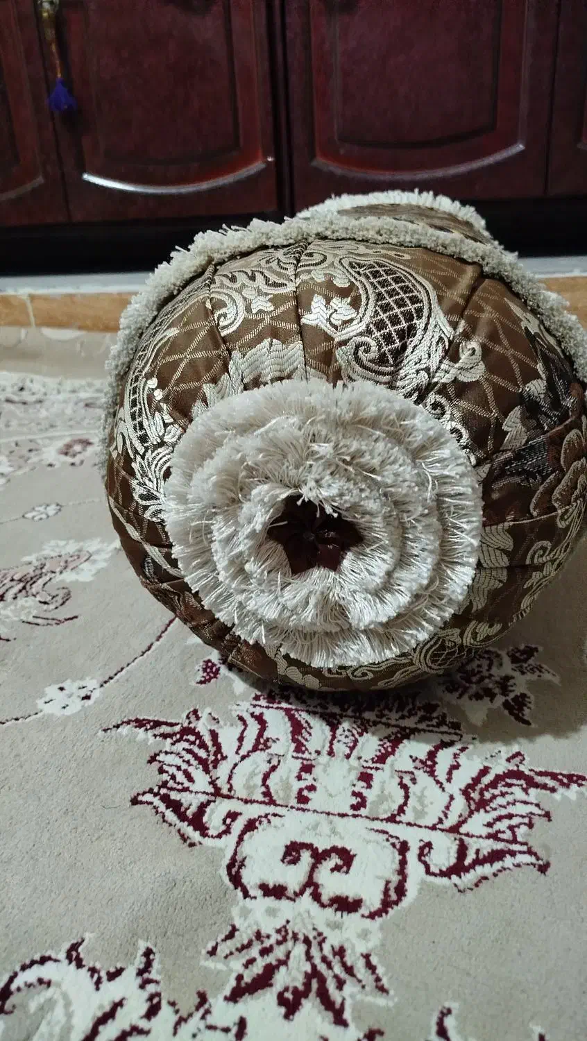 بالشت گرد|پشتی|کوه چنار, |دیوار