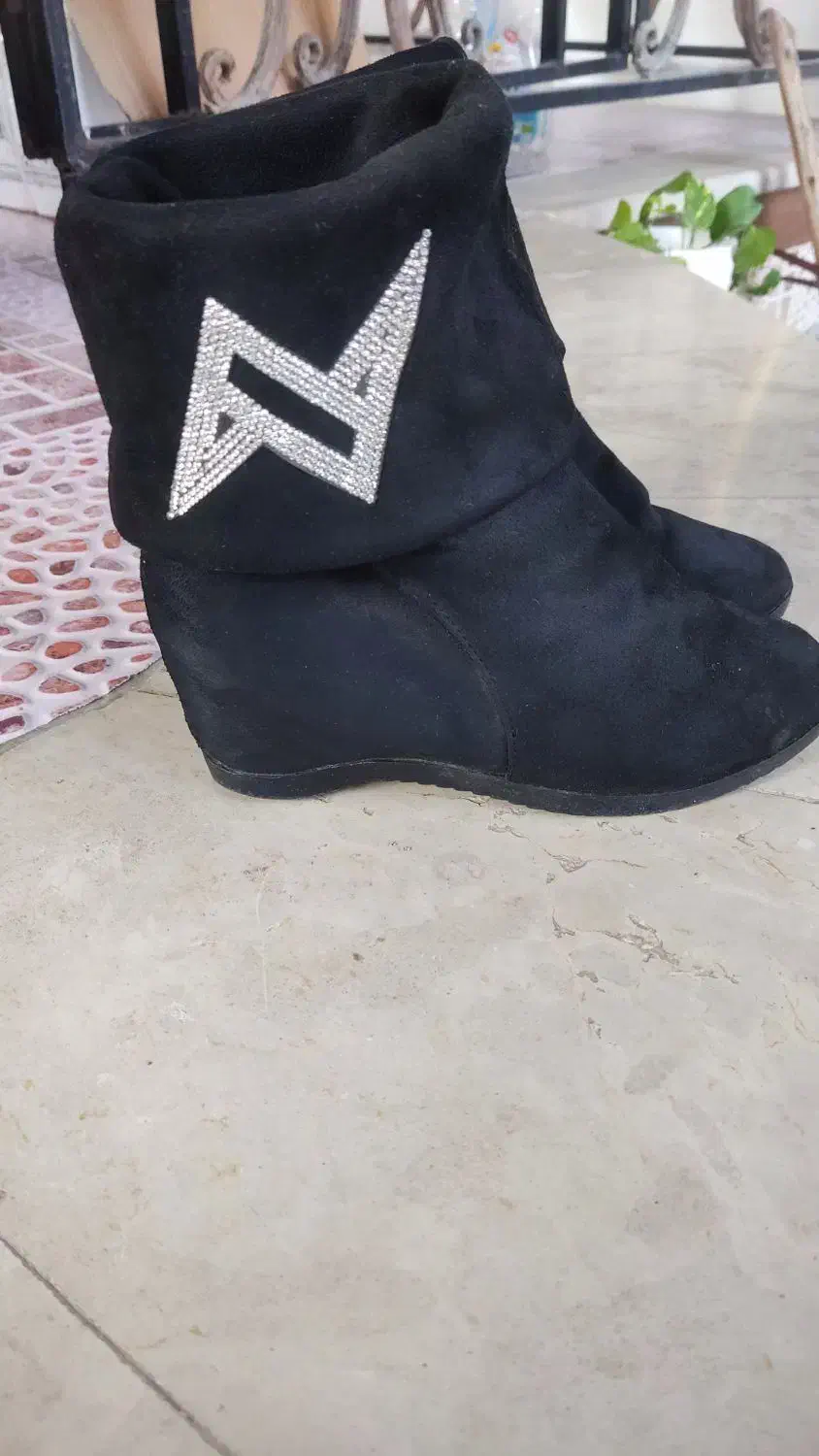 کتونی و نیم بوت|کیف، کفش، کمربند|نشتارود, |دیوار