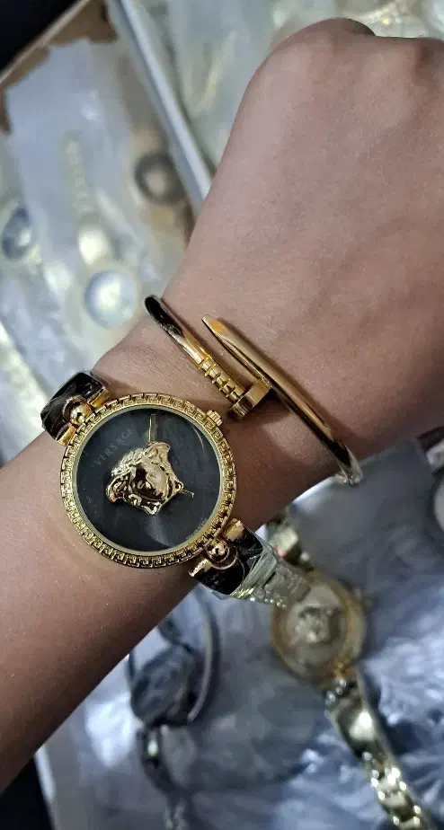 ساعت مچی ورساچ استیل رنگ ثابت|ساعت|تهران, بهارستان|دیوار