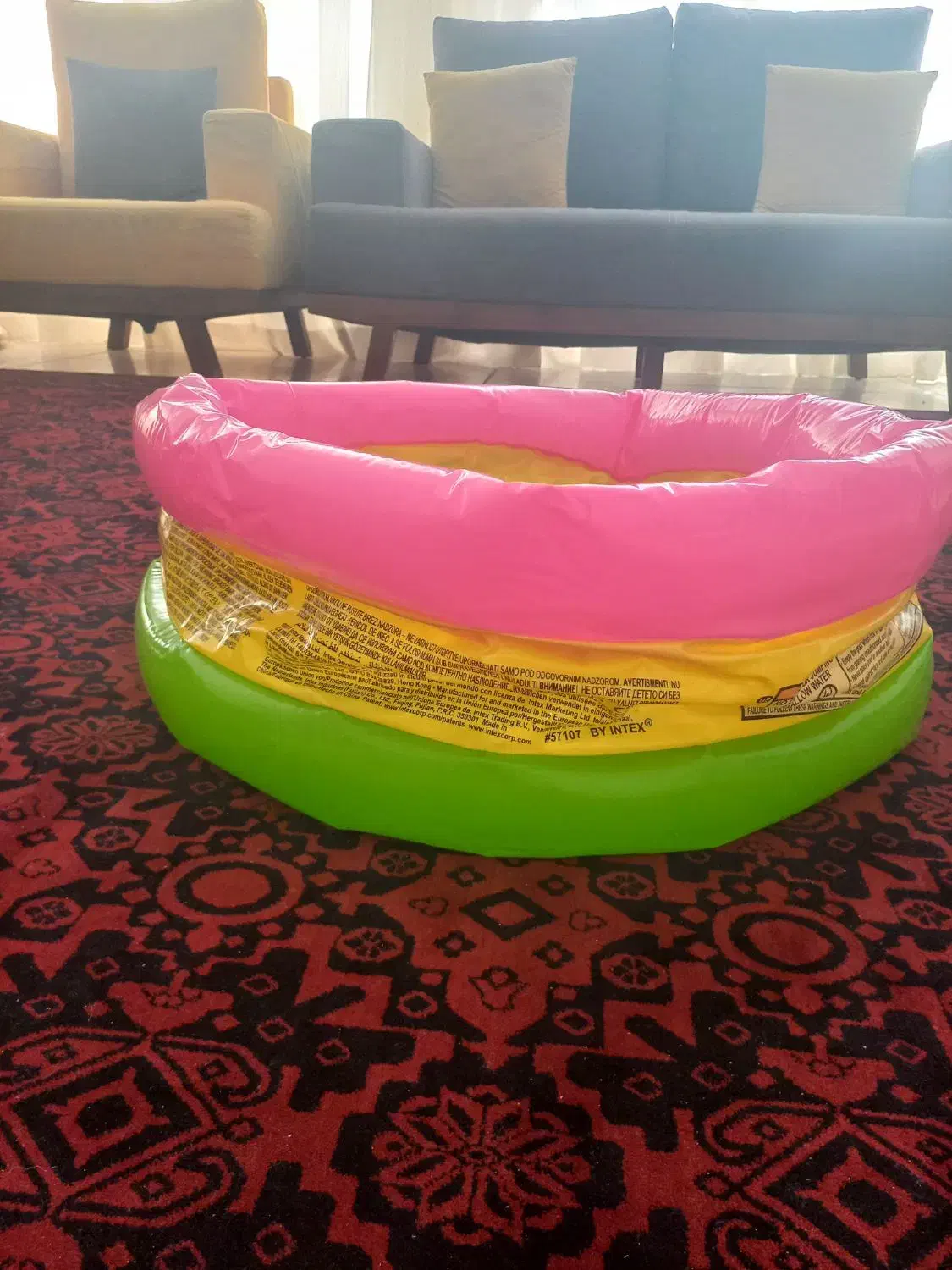 استخر توپ|اسباب‌بازی بچه|صدرا-فارس, فاز ۲|دیوار