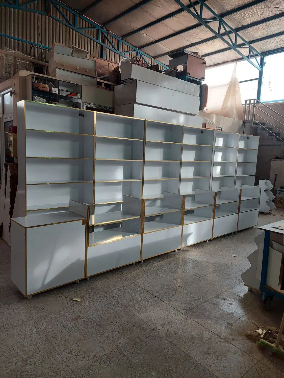 شلف کتابخانه دکور کمد لباس قفسه پیشخوان مغازه|فروشگاه و مغازه|اصفهان, گورت|دیوار