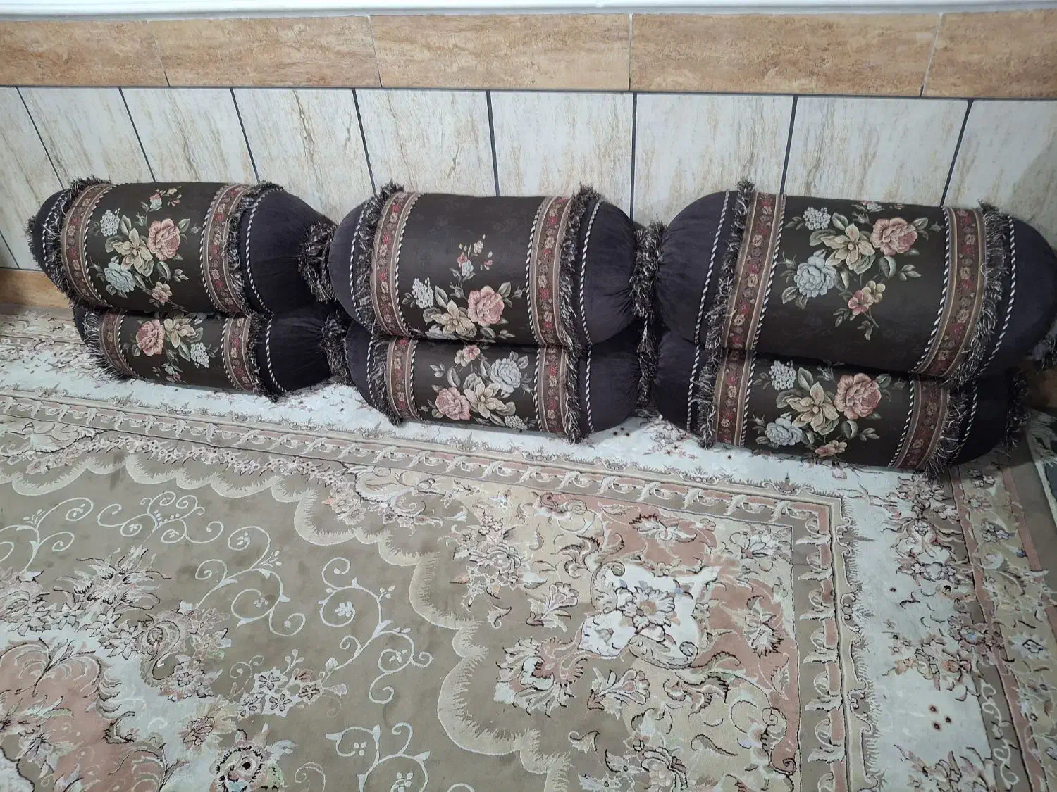 ۶ عدد بالشت محلی ترو تمیز|رختخواب، بالش، پتو|دوگنبدان, |دیوار