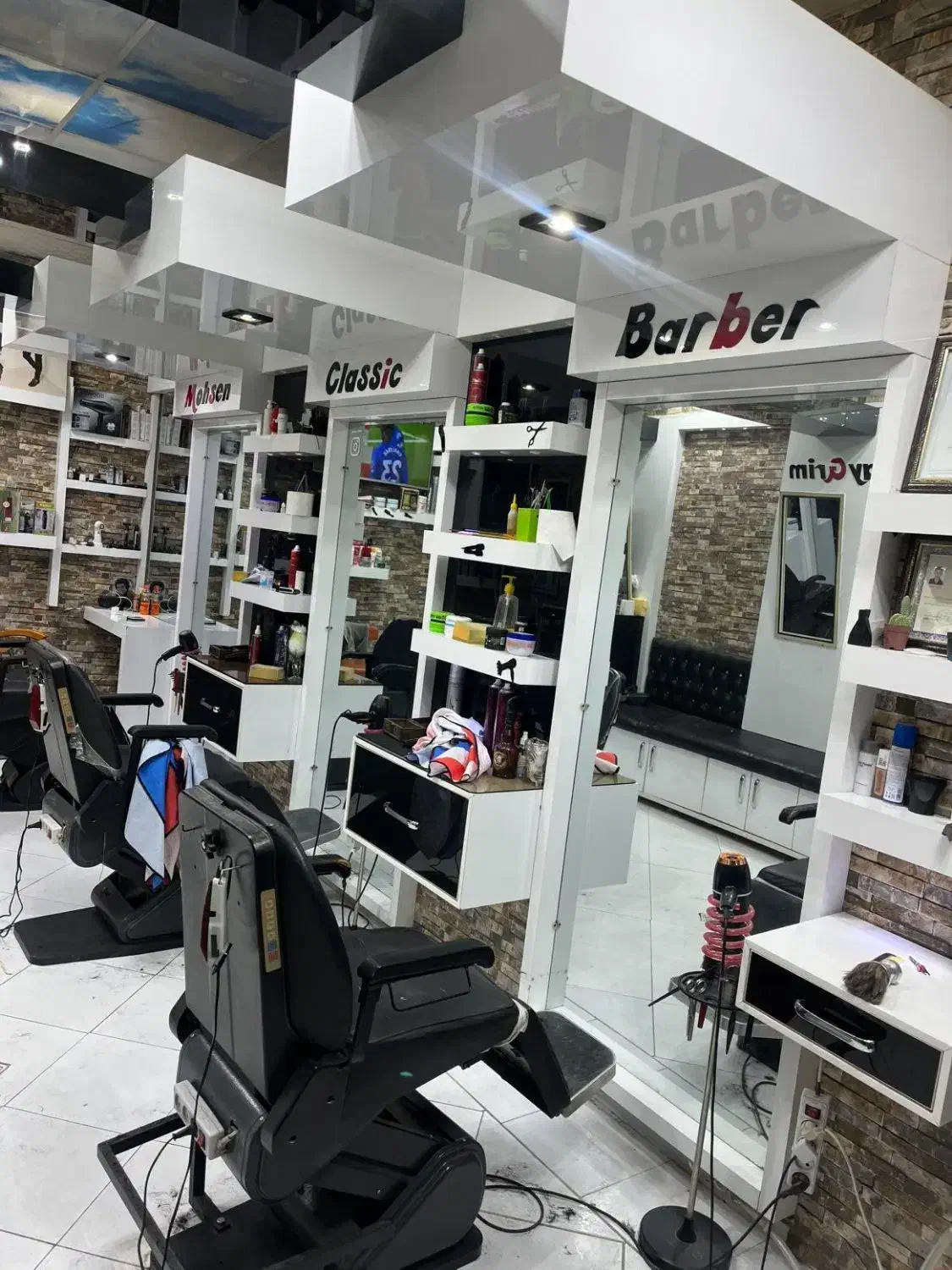 فروش دکور   آینه و صندلی آرایشگاه|آرایشگاه و سالن‌های زیبایی|شیروان (خراسان), |دیوار